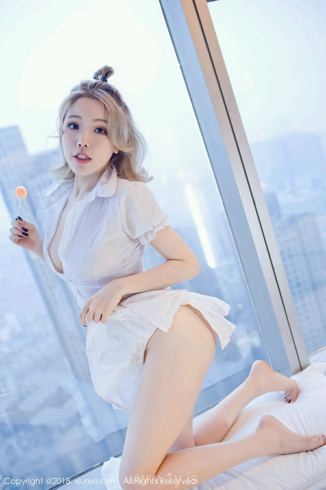 XIUREN(秀人网) NO.1235 Extraordinary & Hot Asian Chick 黄楽然