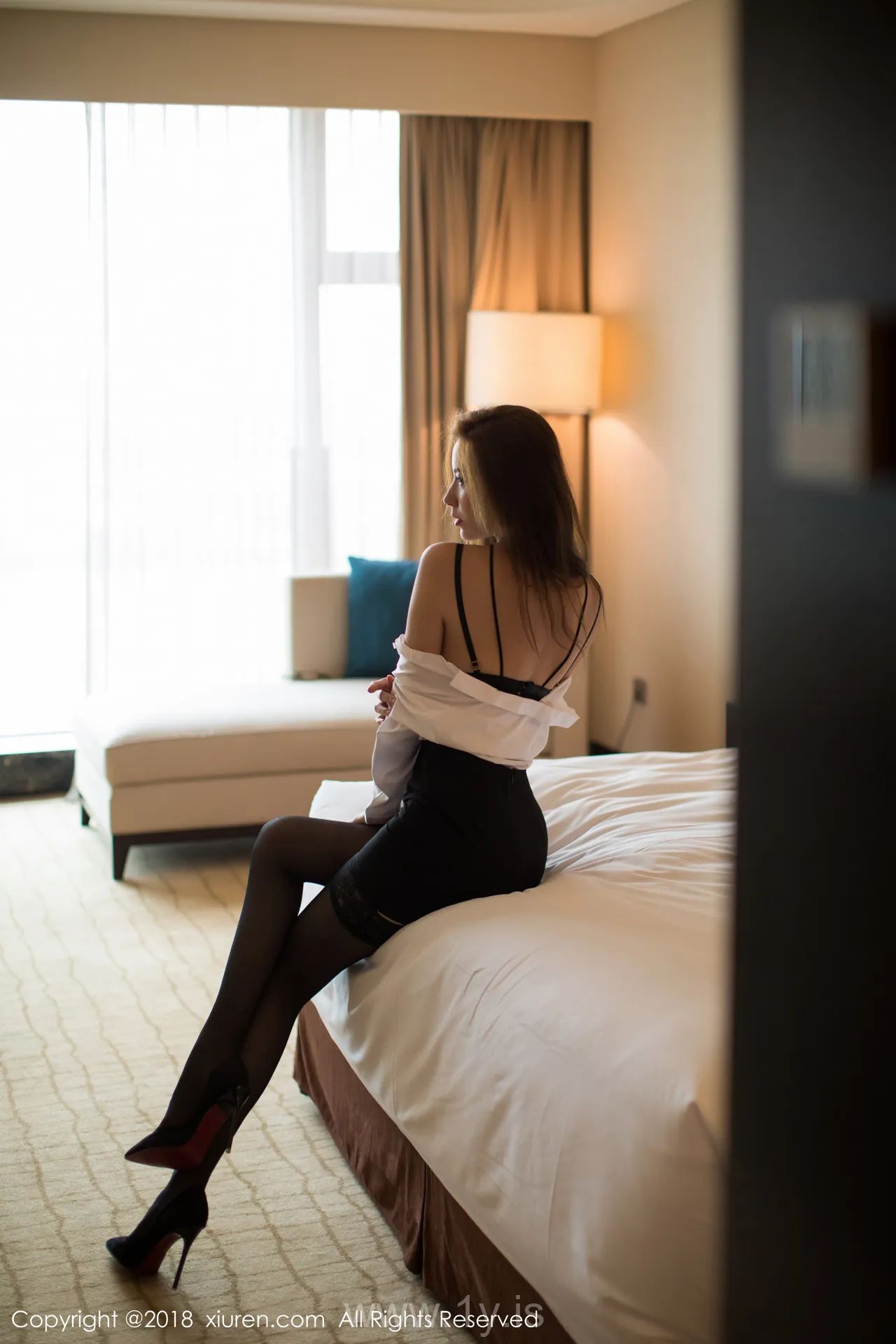 XIUREN(秀人网) NO.1290 Fancy & Quiet Chinese Goddess carry