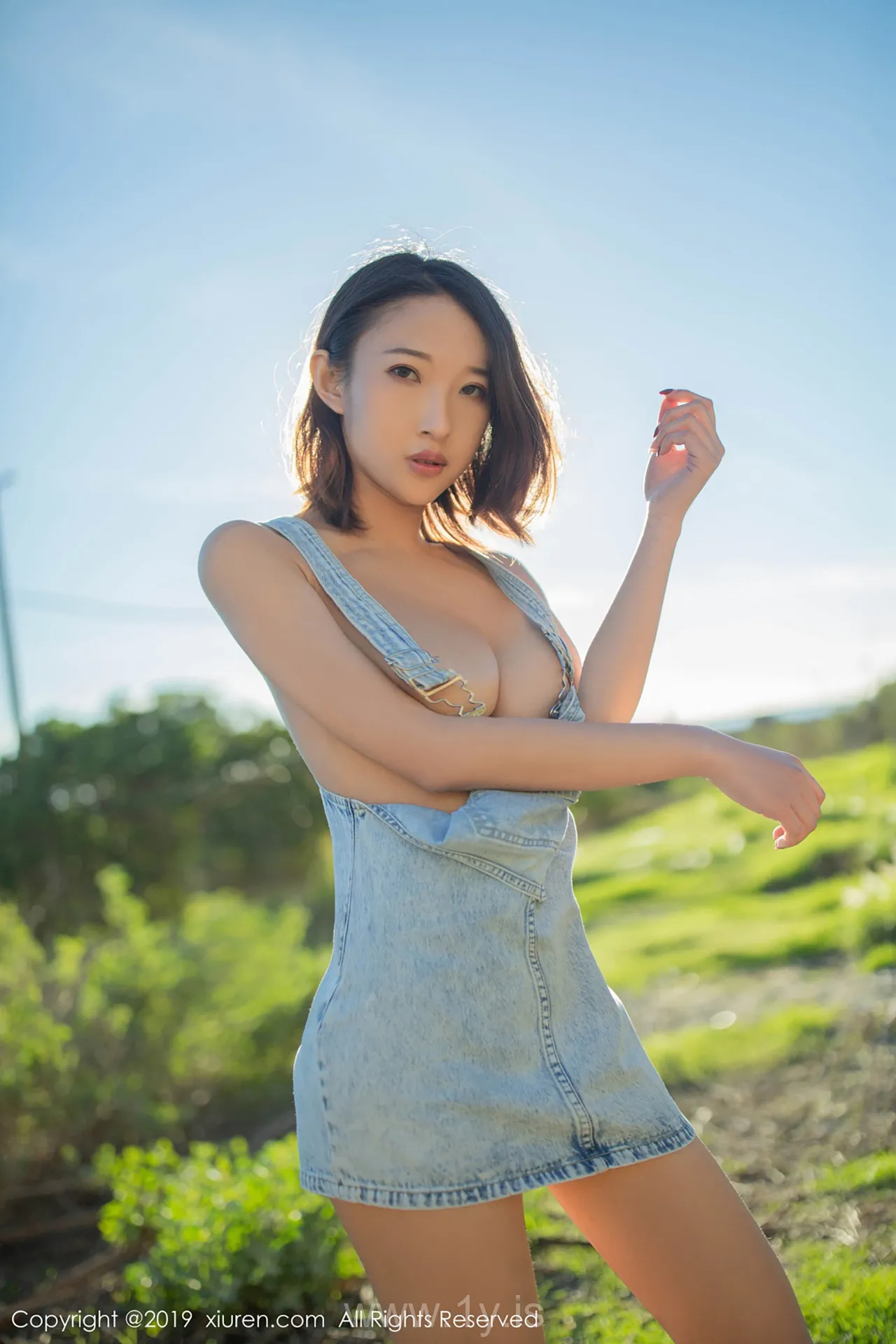 XIUREN(秀人网) NO.1335 Attractive Chinese Women 栗子Riz