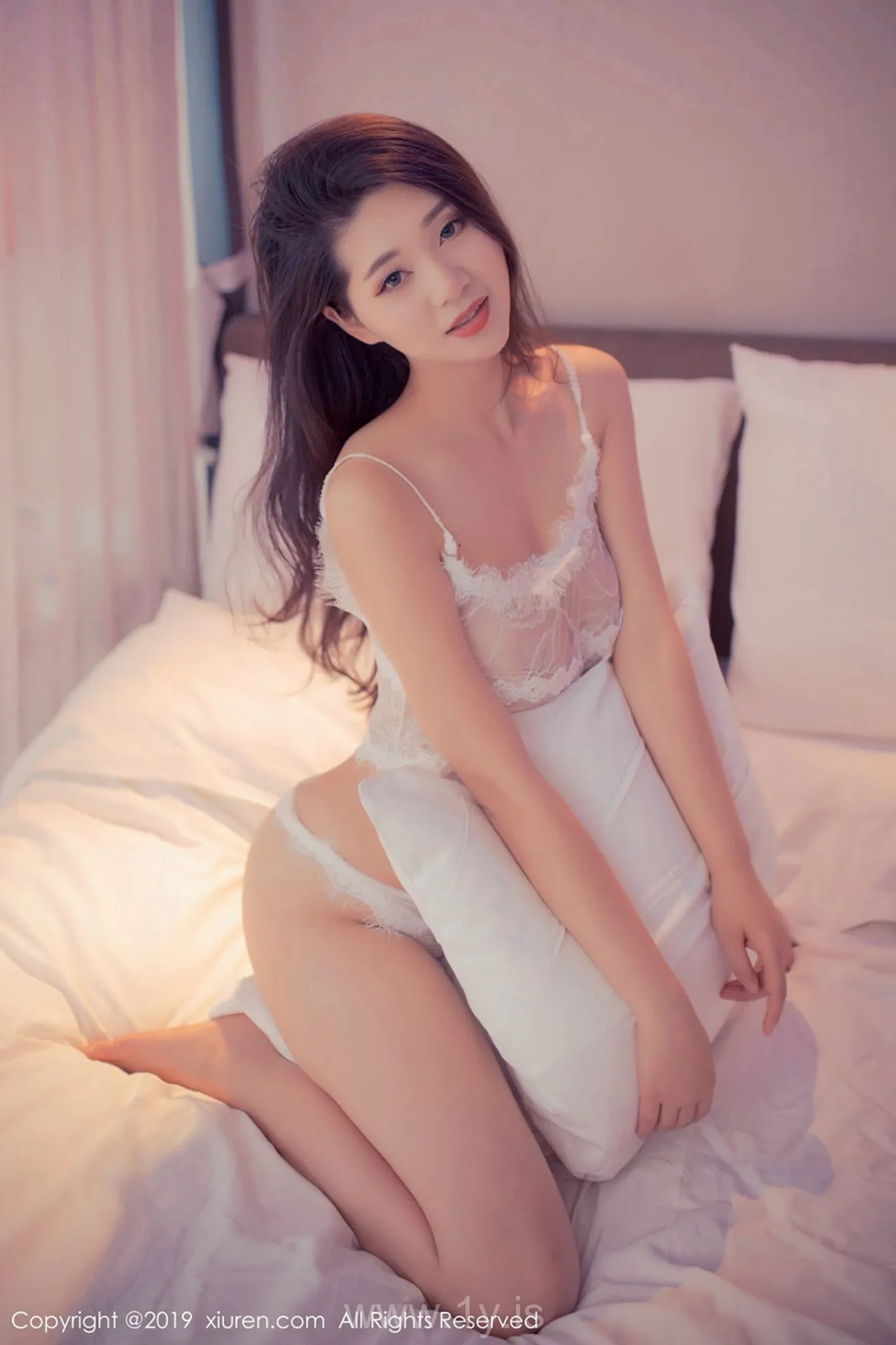XIUREN(秀人网) NO.1351 Elegant & Cute Chinese Homebody Girl 宋-KiKi
