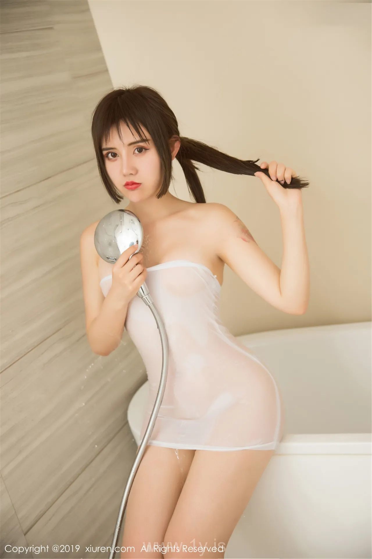 XIUREN(秀人网) NO.1421 Hot & Slender Chinese Women Cris_卓娅祺