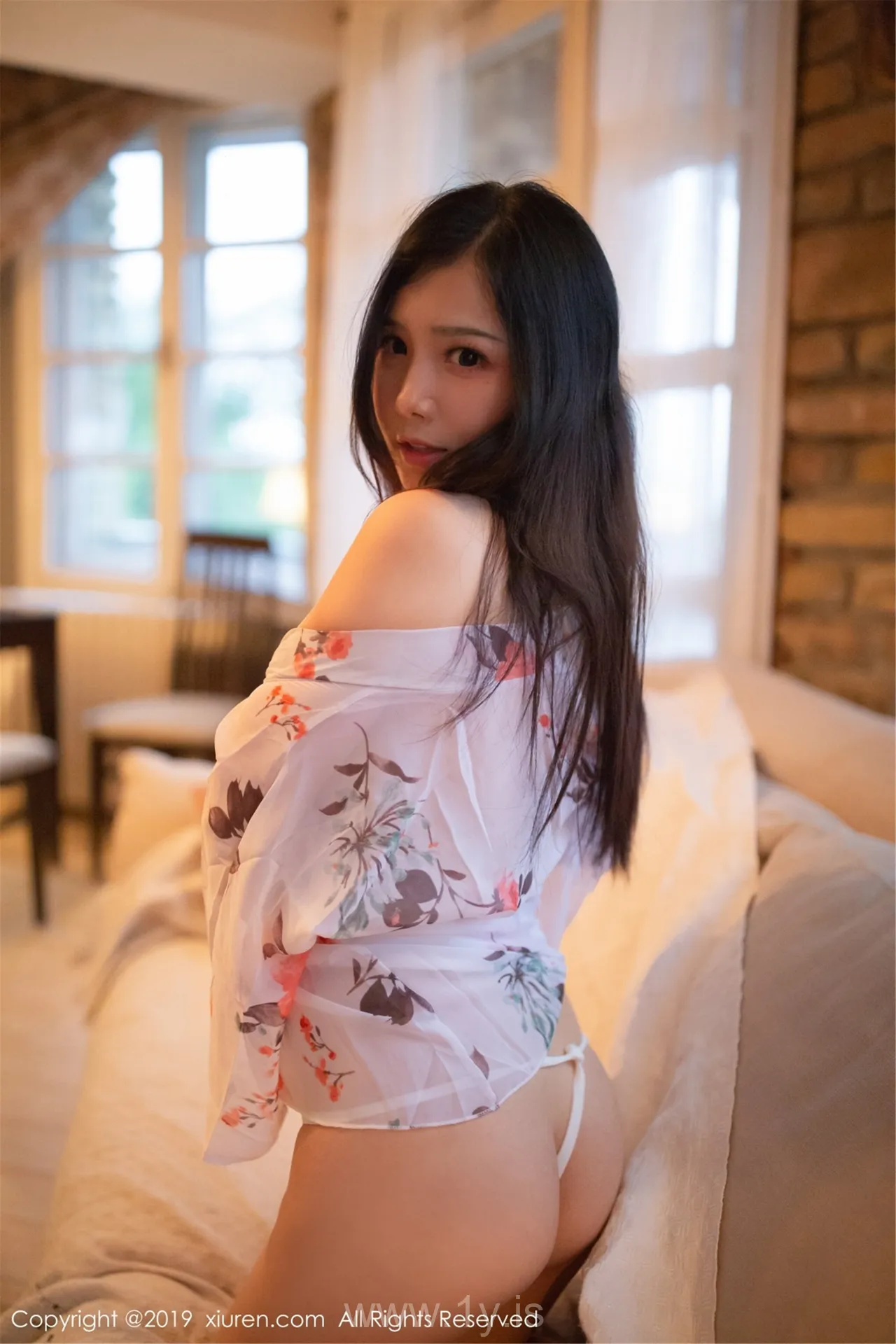 XIUREN(秀人网) NO.1478 Lovely & Exquisite Chinese Girl 徐微微mia