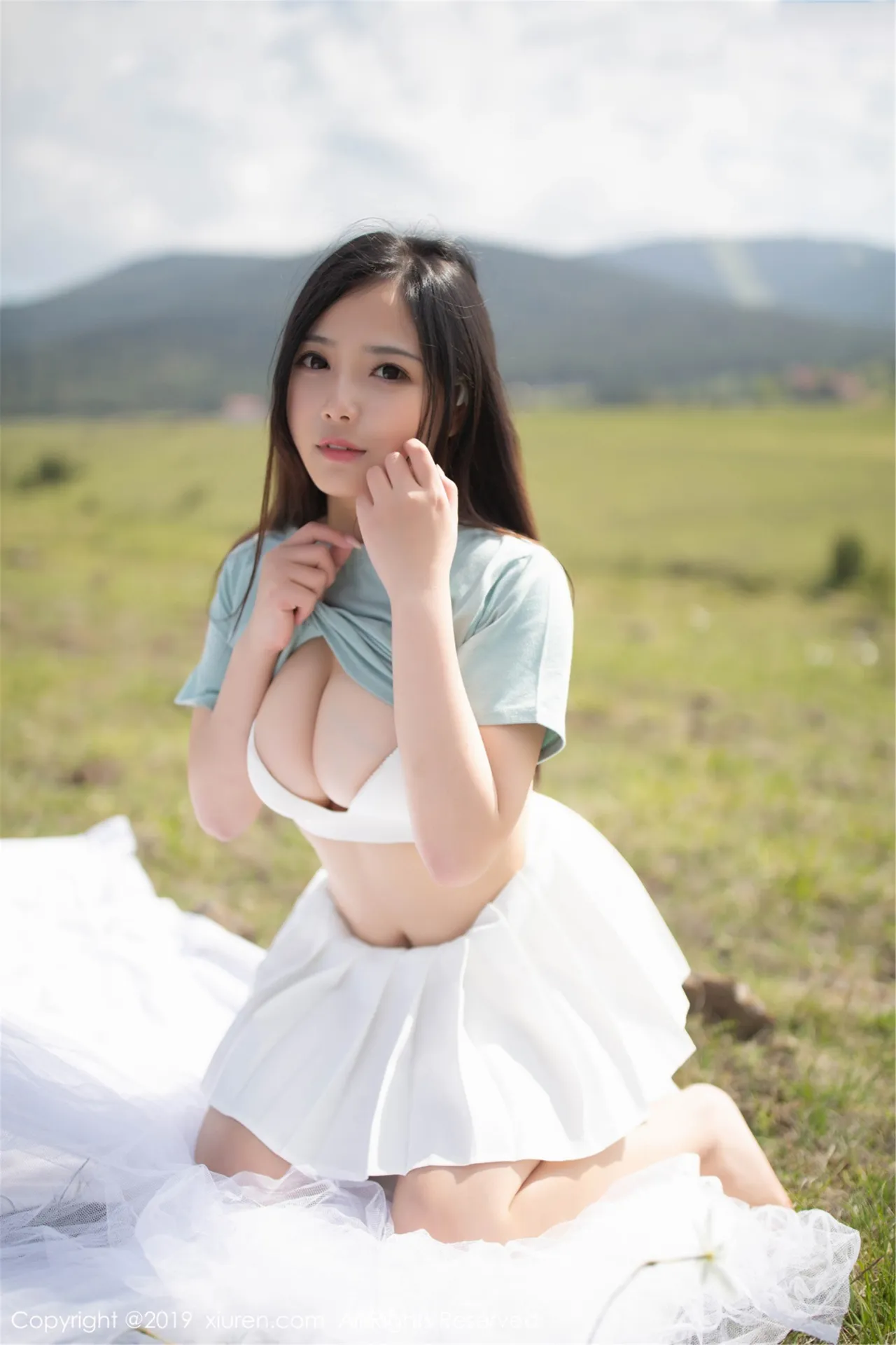 XIUREN(秀人网) NO.1495 Lovely Chinese Belle 徐微微mia