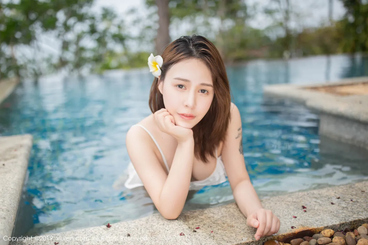 XIUREN(秀人网) NO.1514 Fashionable Chinese Goddess Evelyn艾莉