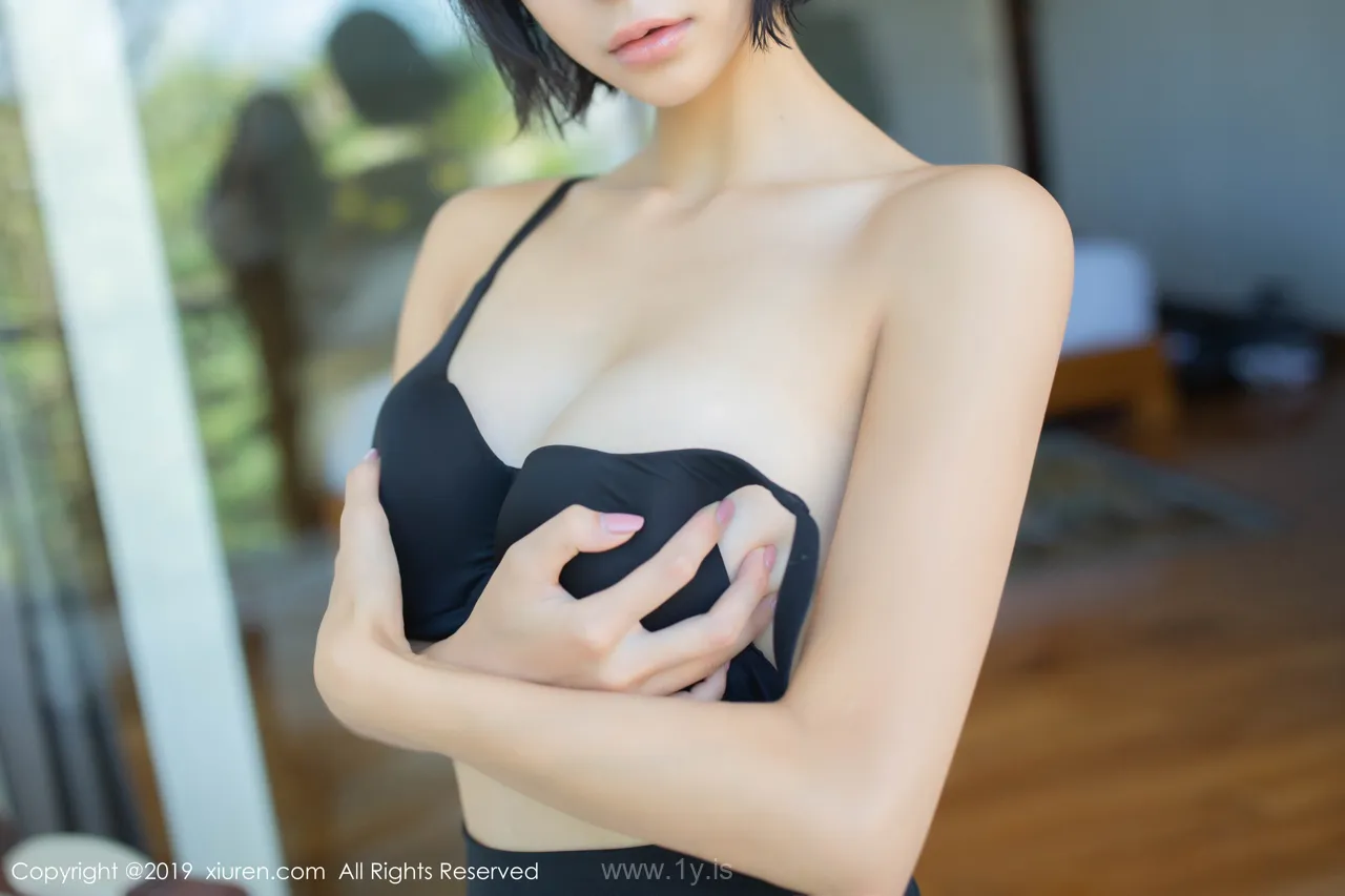 XIUREN(秀人网) NO.1649 Classy & Cute Chinese Model 蓝夏Akasha