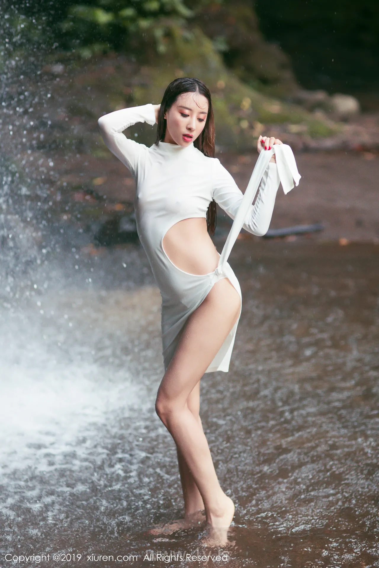 XIUREN(秀人网) NO.1652 Stunning & Stylish Asian Model 小尤奈