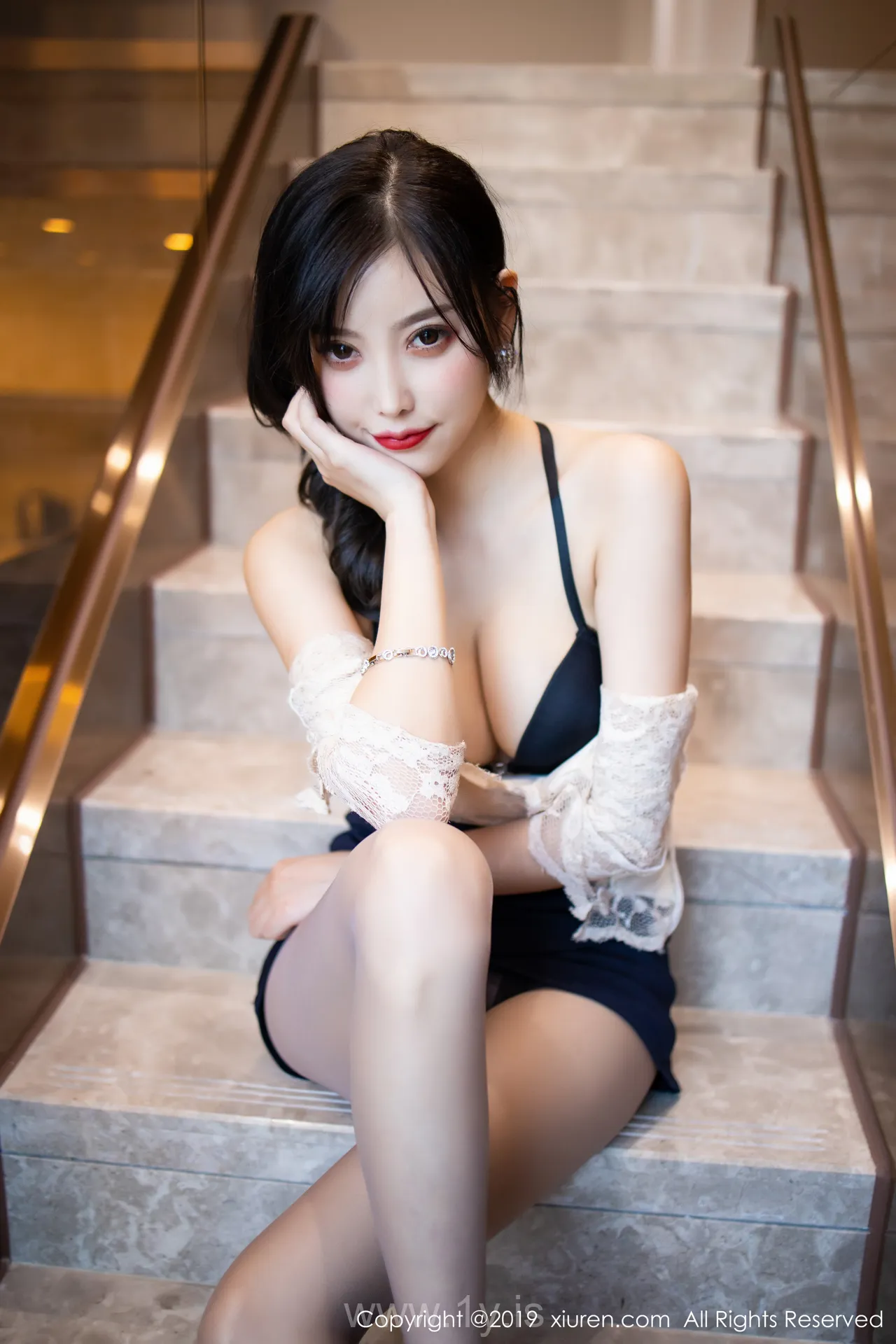XIUREN(秀人网) NO.1717 Appealing Chinese Homebody Girl 杨晨晨sugar