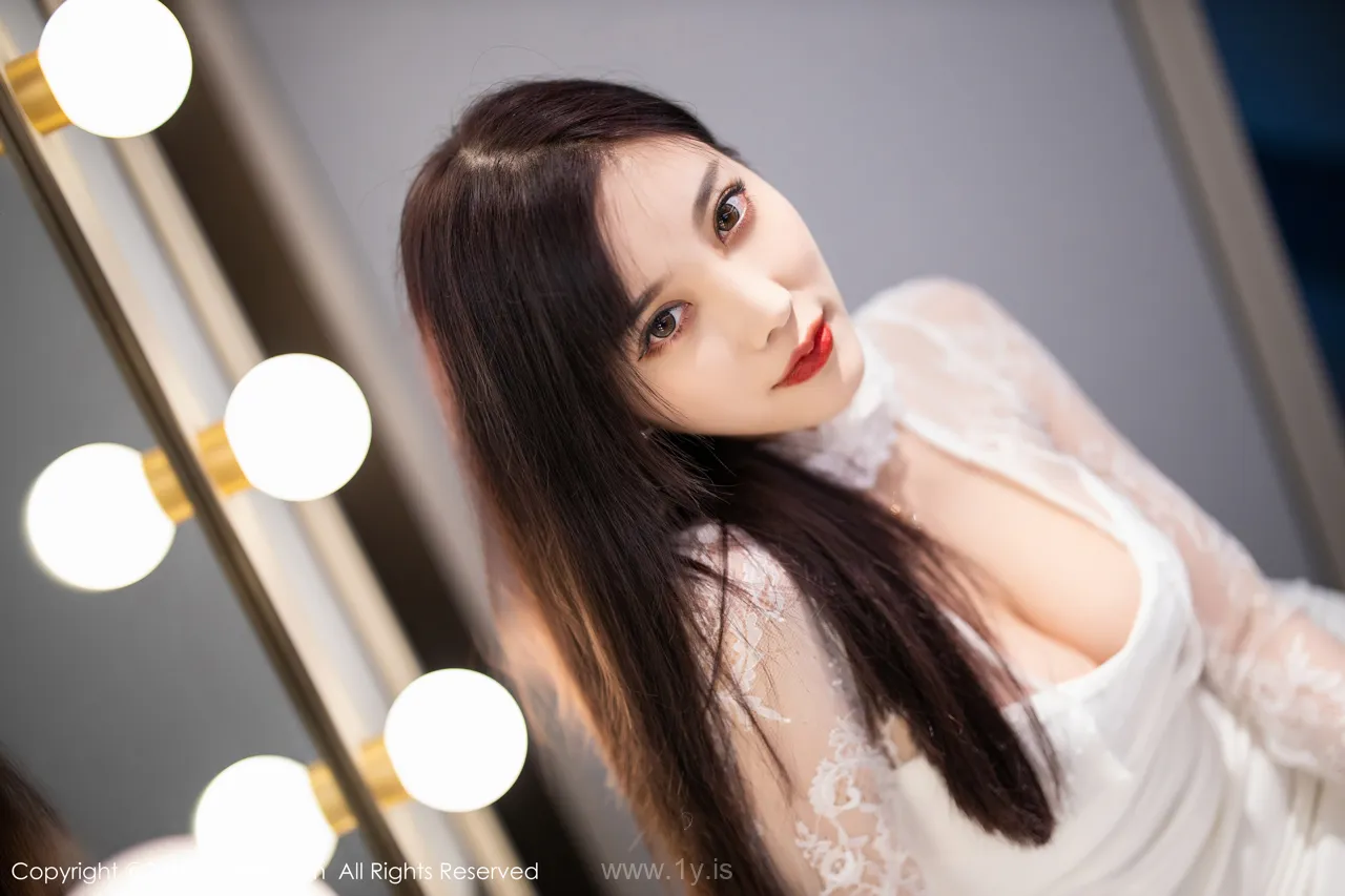 XIUREN(秀人网) NO.1884 Attractive Asian Model 杨晨晨sugar