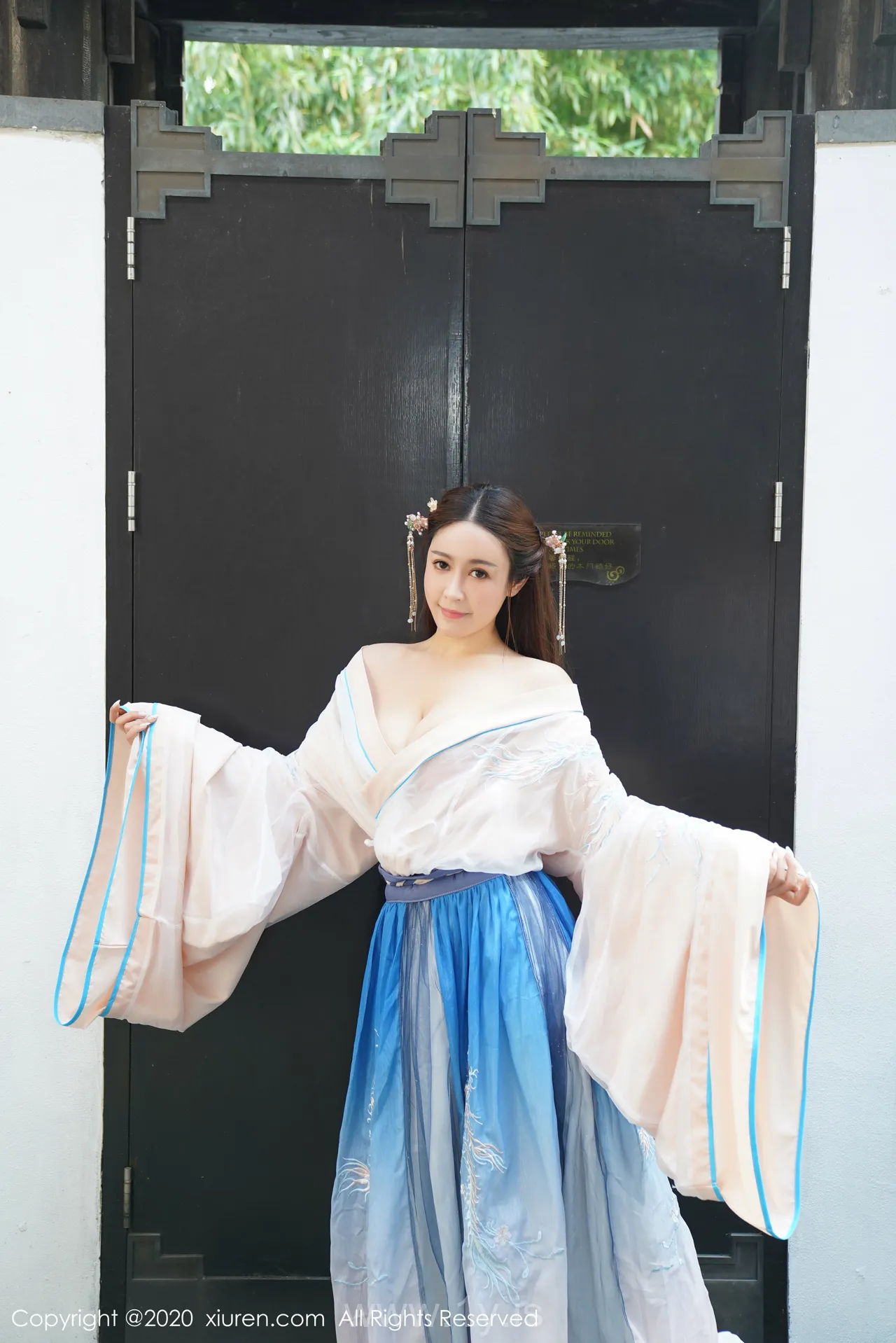 XIUREN(秀人网) NO.1983 Extraordinary Asian Beauty 周井空