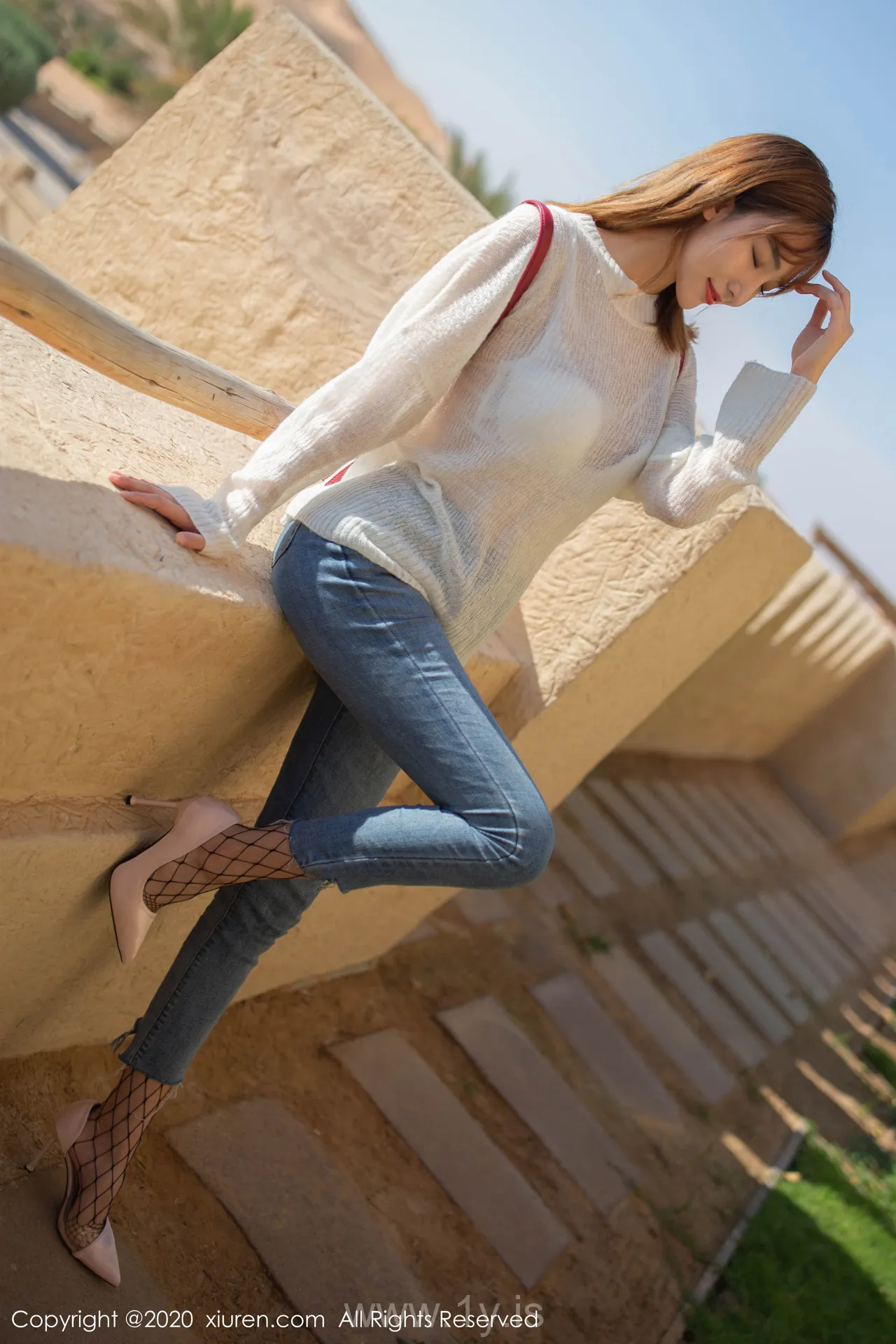 XIUREN(秀人网) NO.1988 Graceful & Sexy Asian Teen 陆萱萱