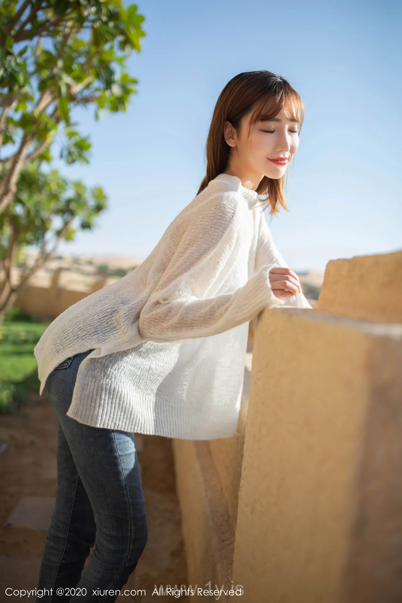 XIUREN(秀人网) NO.1988 Graceful & Sexy Asian Teen 陆萱萱