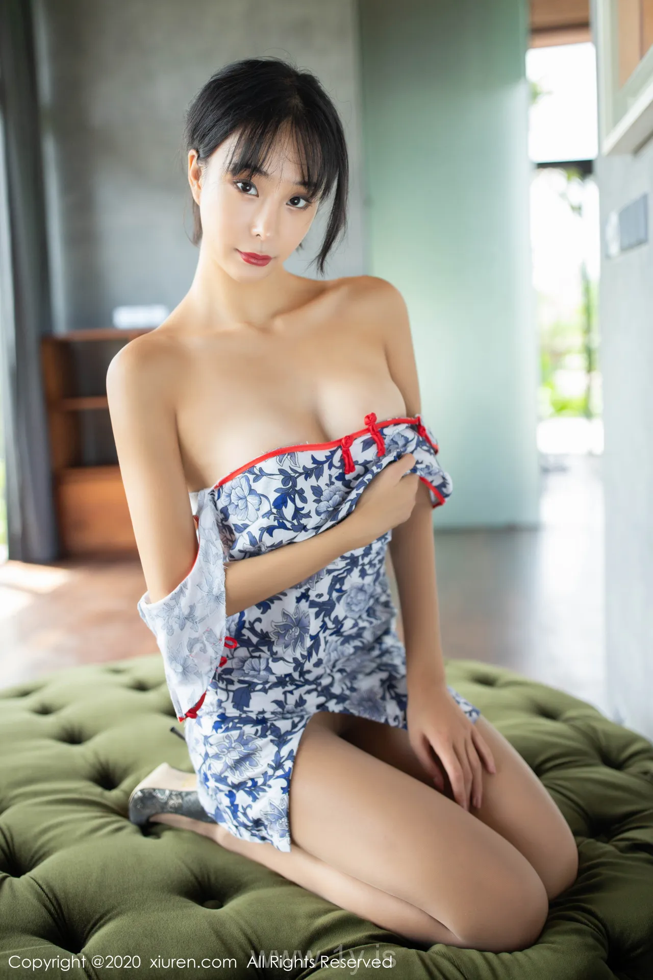 XIUREN(秀人网) NO.2050 Refined & Well-developed Asian Homebody Girl 蓝夏Akasha