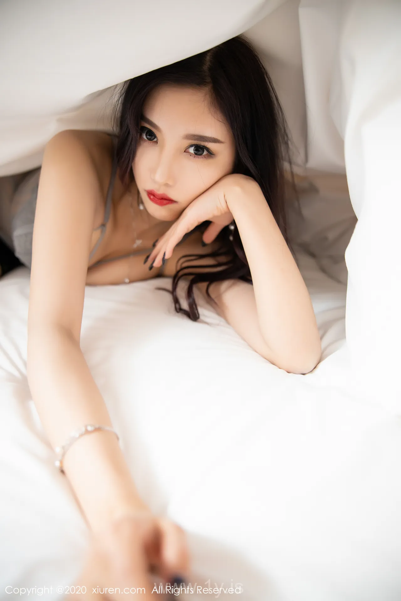 XIUREN(秀人网) NO.2051 Nice-looking & Hot Asian Girl 晨晨sugar