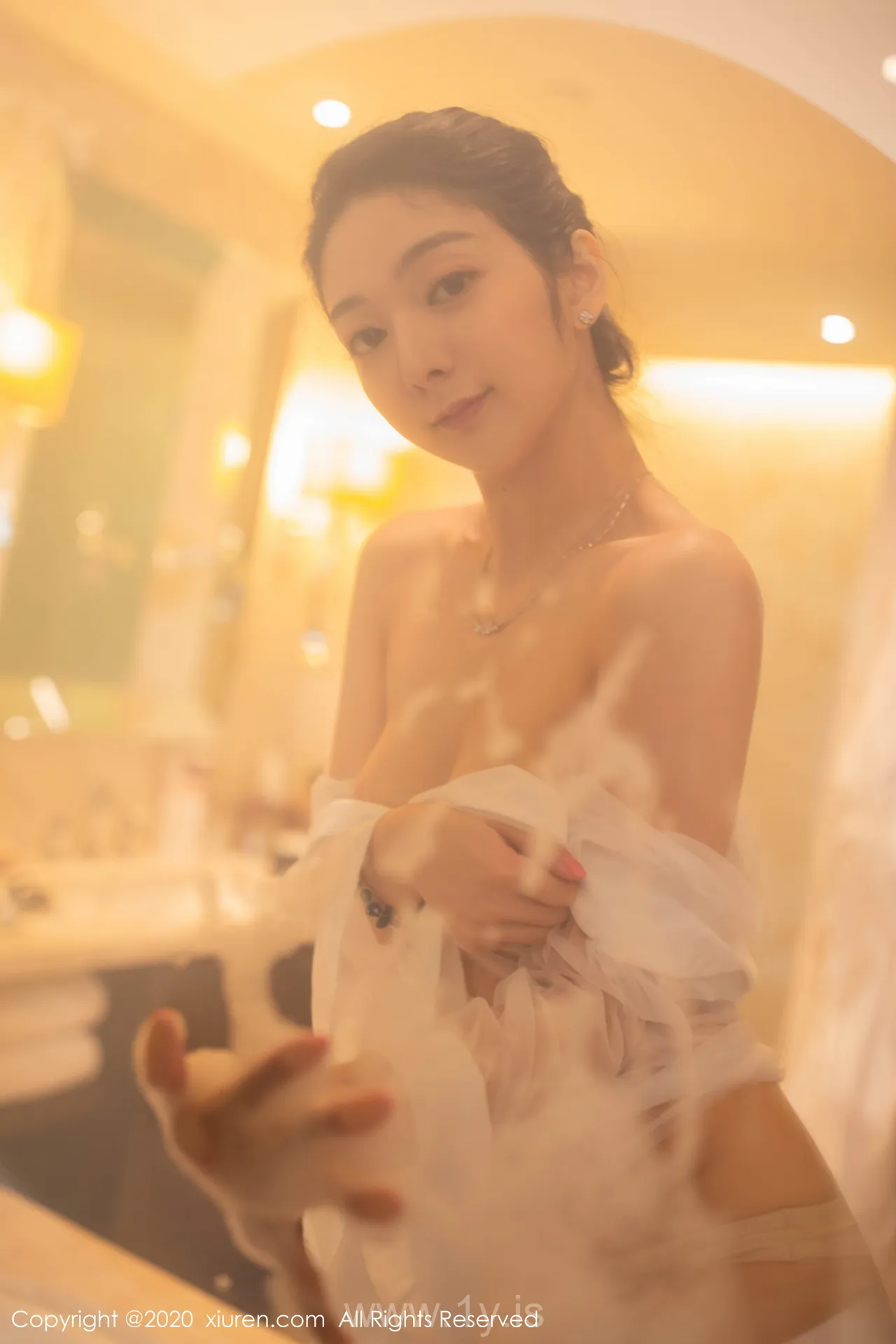 XIUREN(秀人网) NO.2063 Slender & Gorgeous Chinese Beauty Angela小热巴