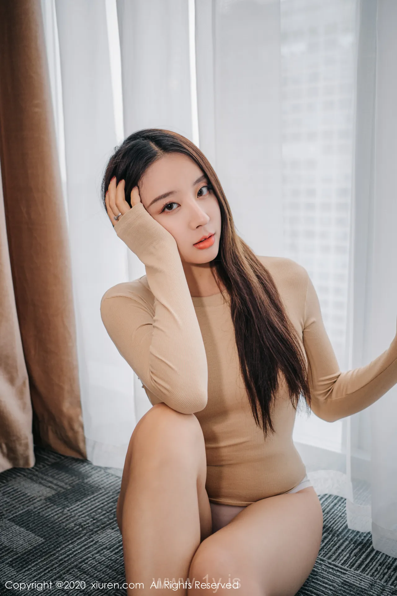 XIUREN(秀人网) NO.2124 Charming & Knockout Asian Chick 筱慧