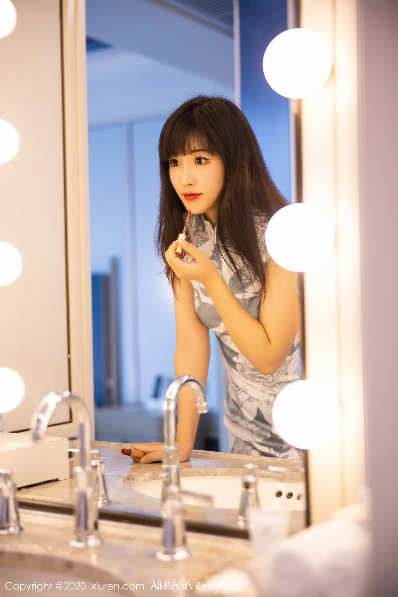 XIUREN(秀人网) NO.2211 Fashionable & Well Done Asian Beauty 童千艺cara
