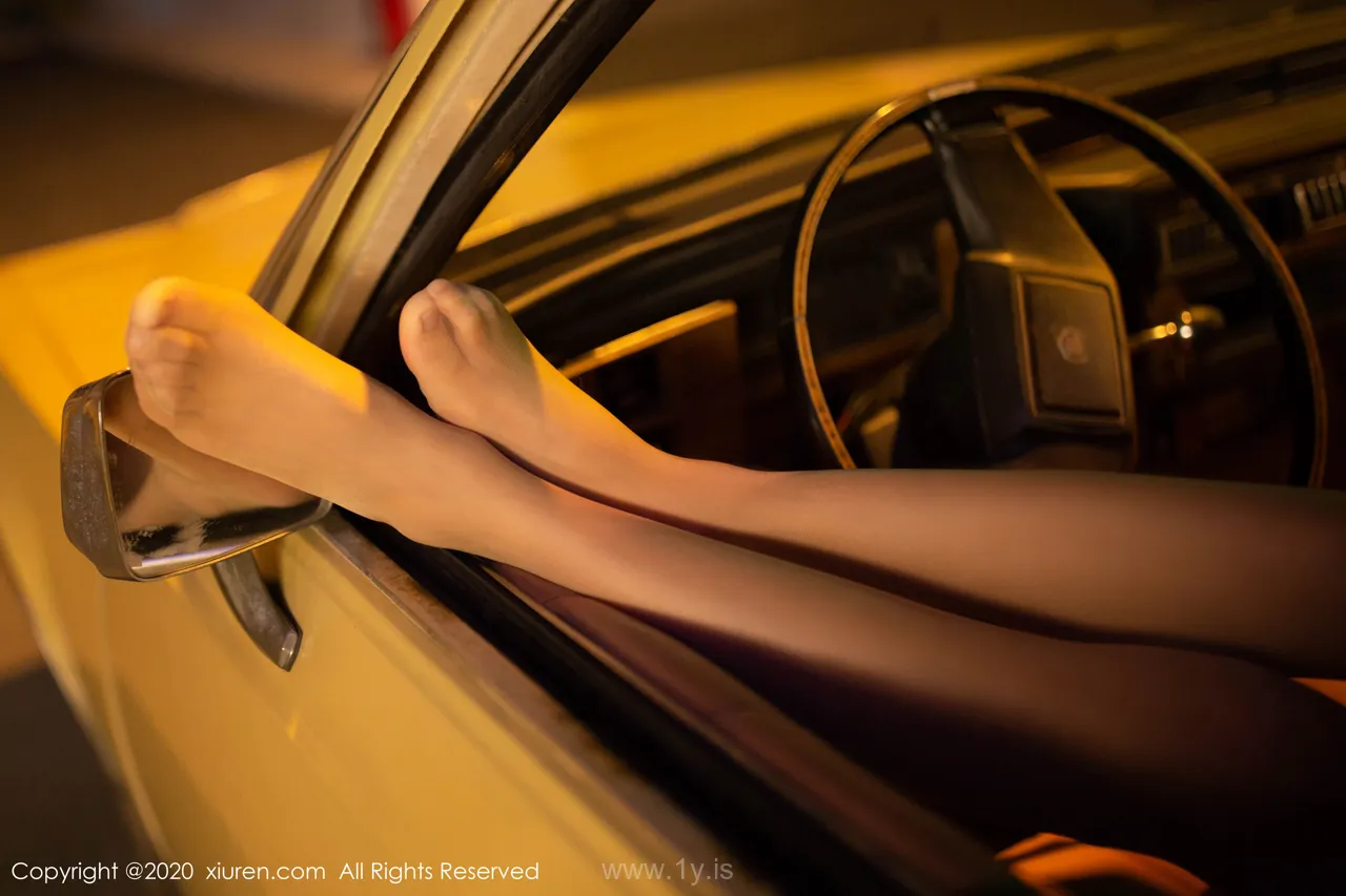 XIUREN(秀人网) NO.2222 Extraordinary Chinese Beauty 陆萱萱