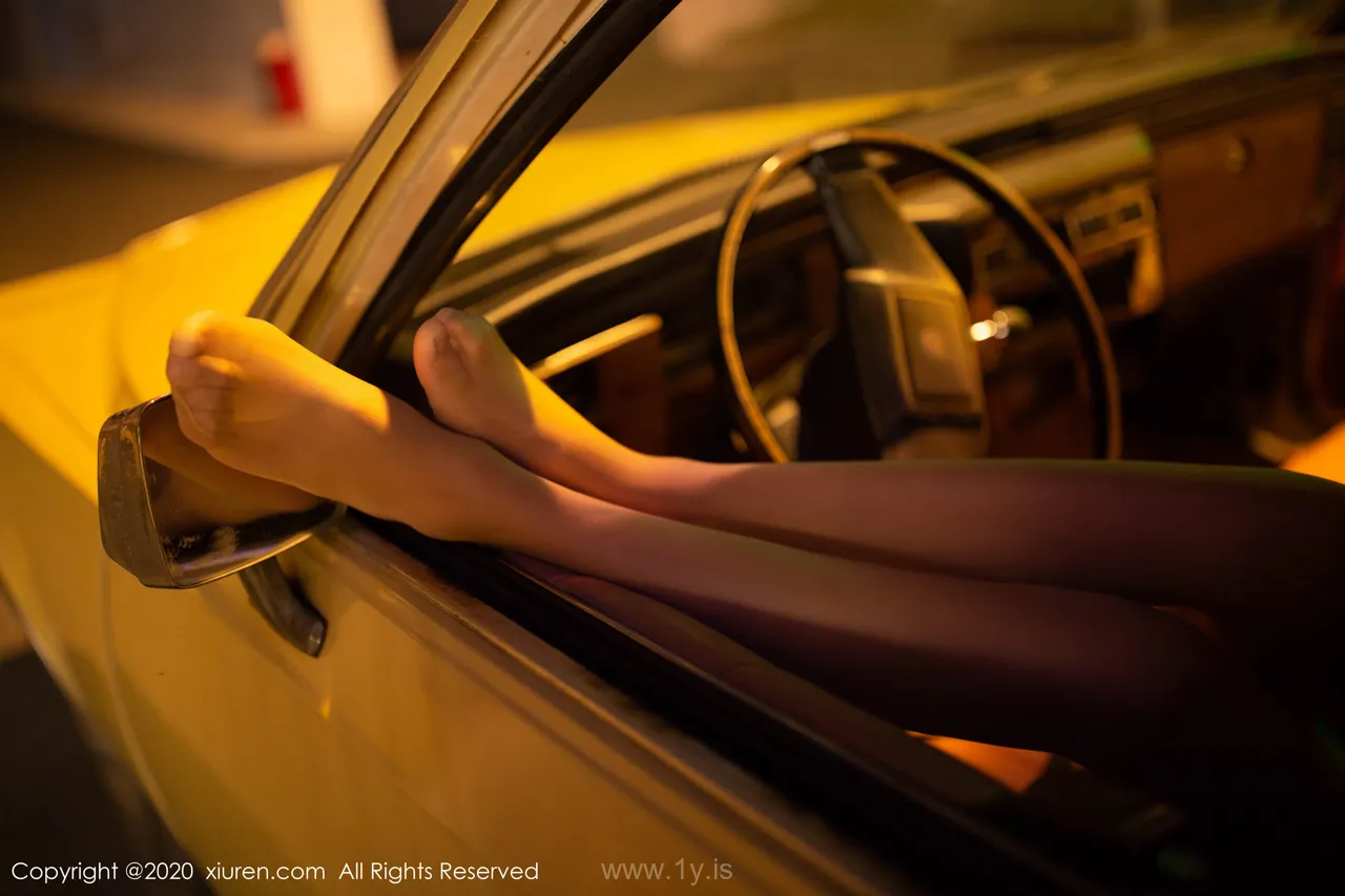 XIUREN(秀人网) NO.2222 Extraordinary Chinese Beauty 陆萱萱