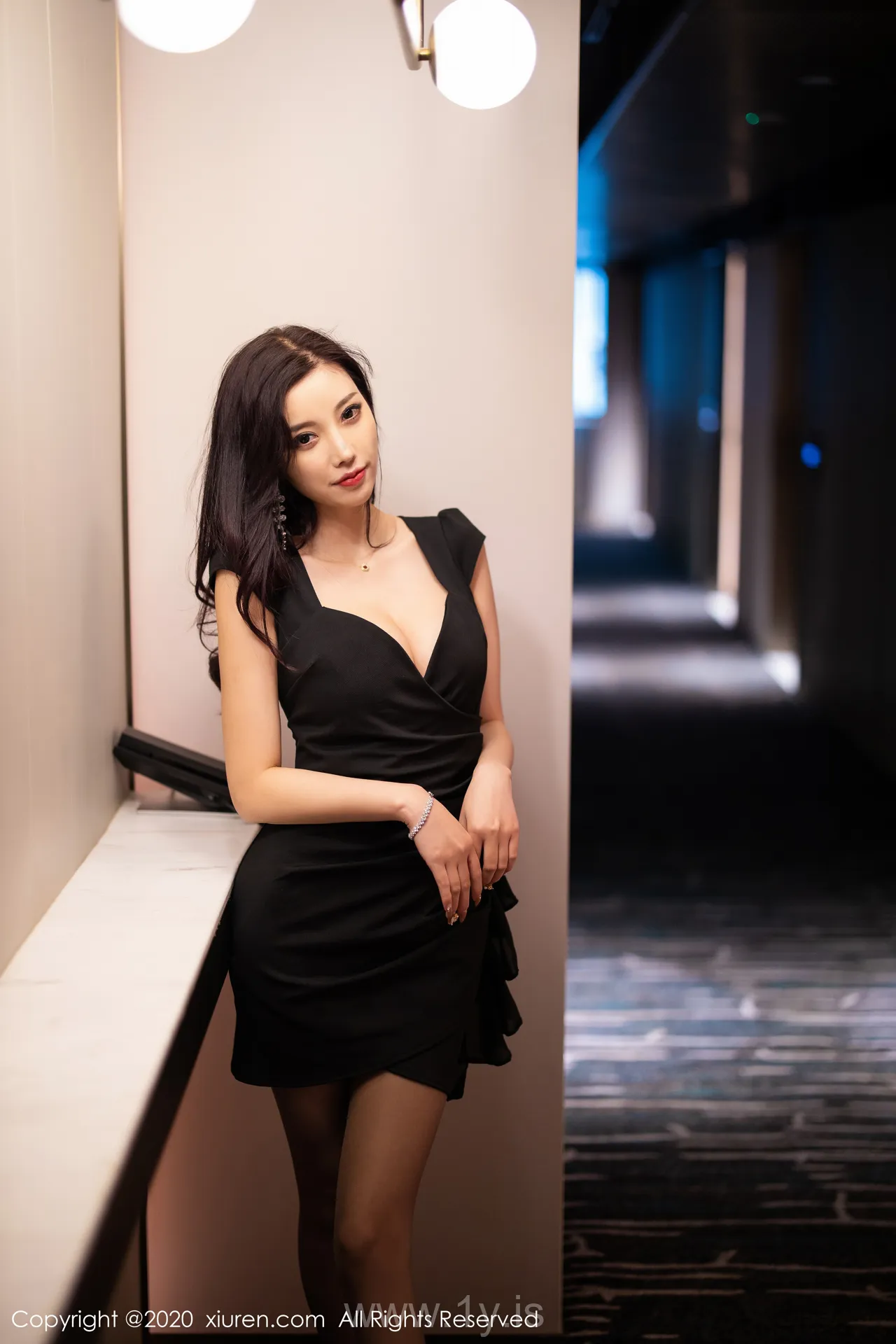 XIUREN(秀人网) NO.2241 Well-developed & Fair Chinese Peri 杨晨晨sugar