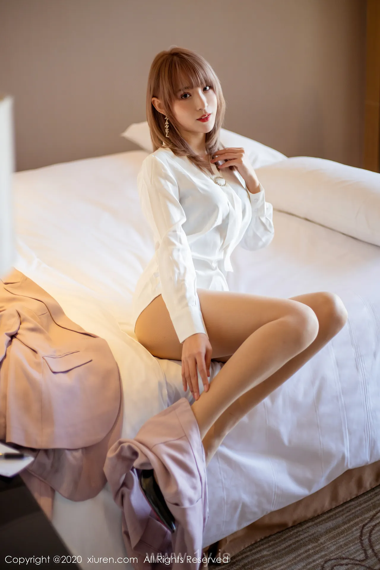 XIUREN(秀人网) NO.2304 Stunning & Attractive Asian Teen 周慕汐fairy
