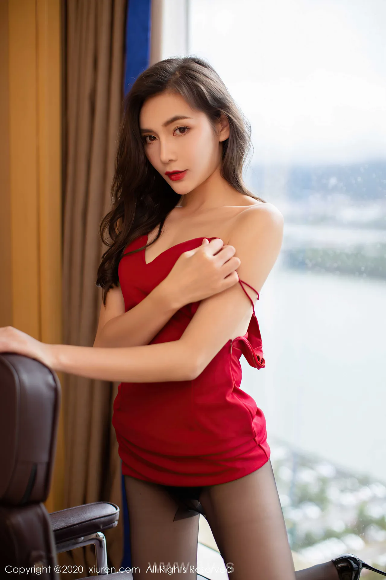 XIUREN(秀人网) NO.2369 Stunning Chinese Cougar 夏玥