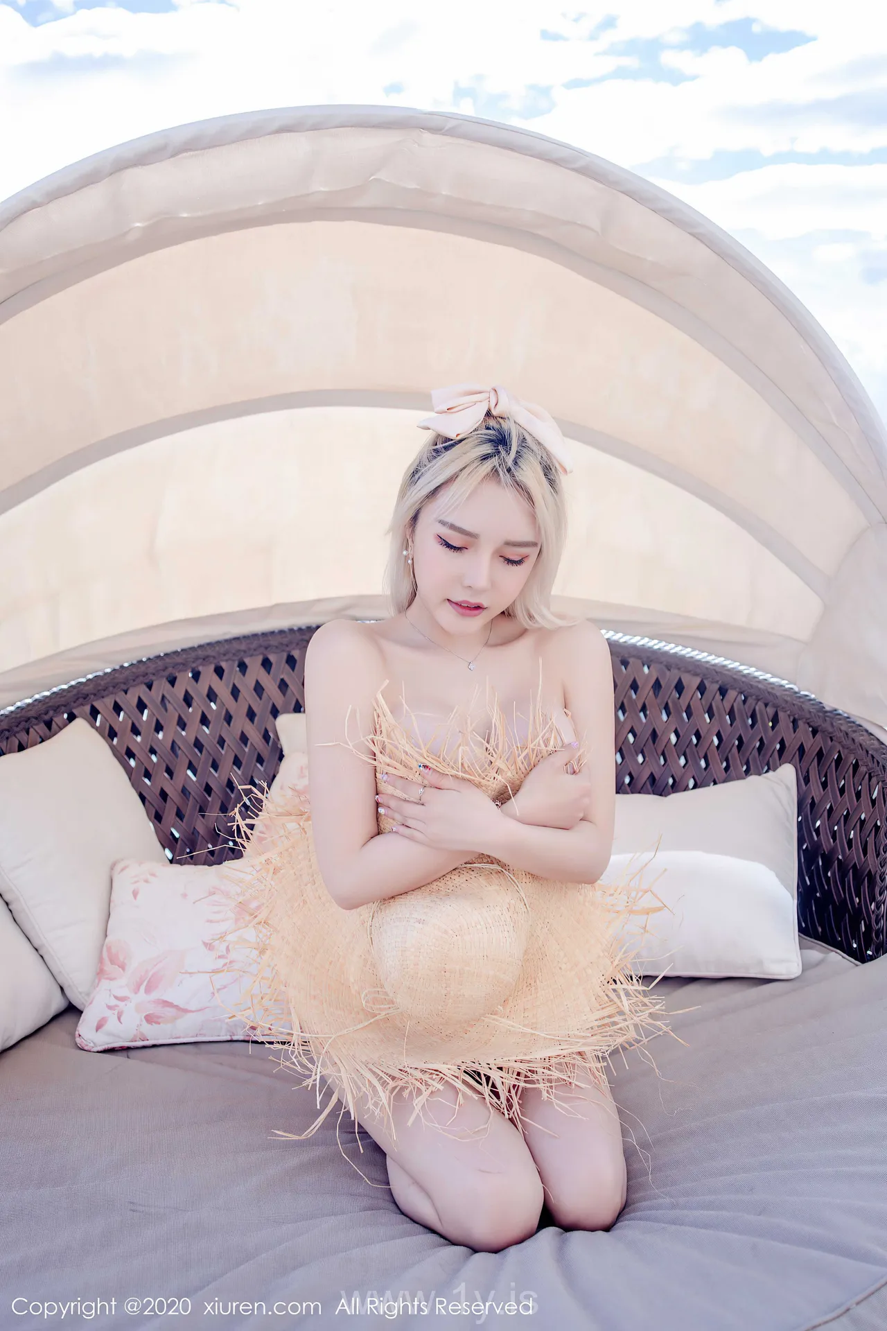 XIUREN(秀人网) NO.2371 Slim & Classy Chinese Girl 淼淼小姐姐呀