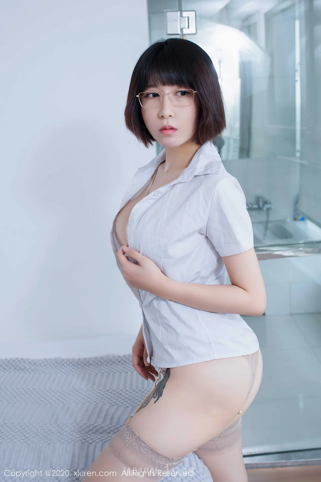 XIUREN(秀人网) NO.2390 Exquisite Asian Cougar 安妮斯朵拉_Ann