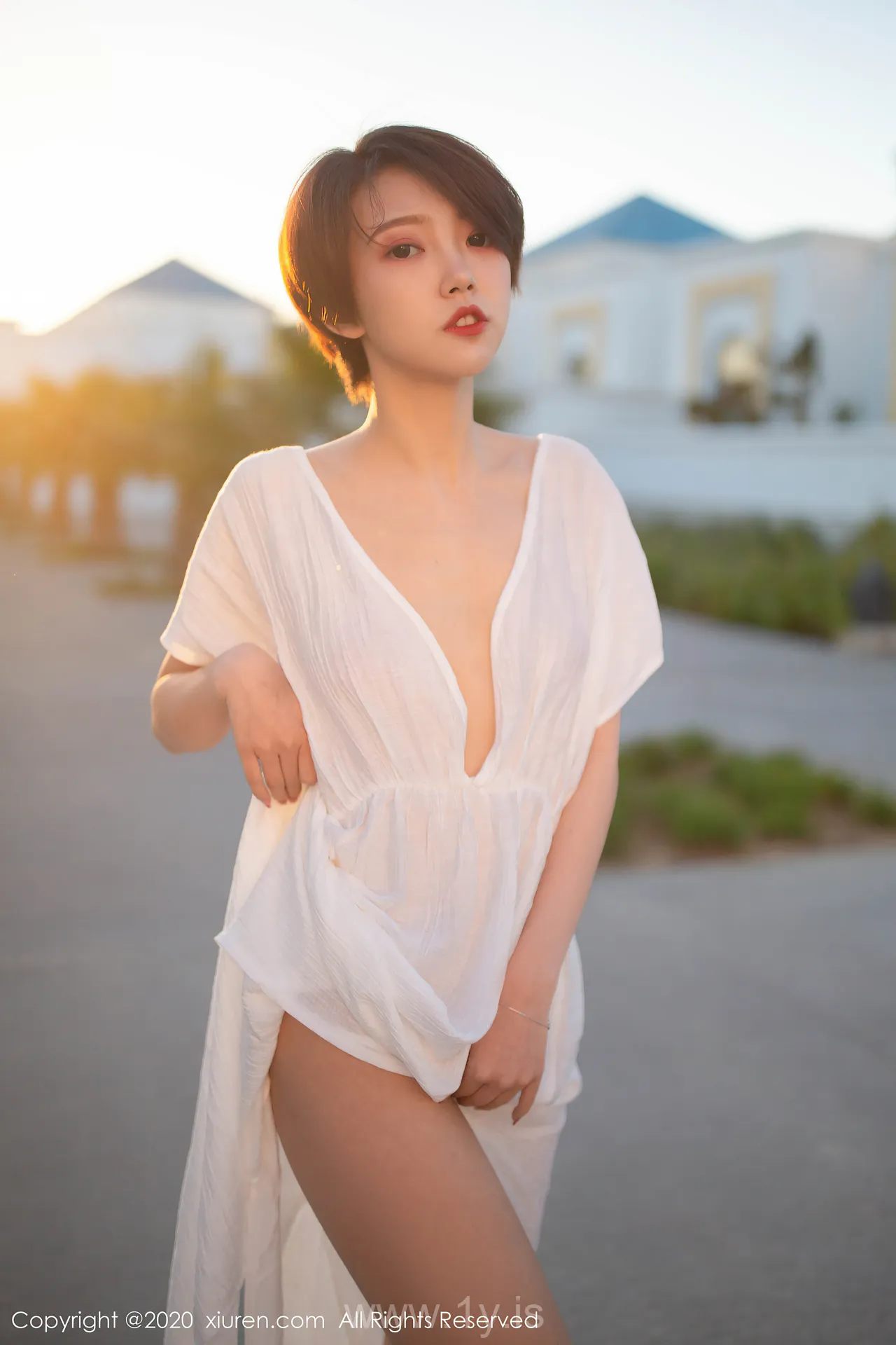 XIUREN(秀人网) NO.2405 Breathtaking Asian Hottie 冯木木IRIS