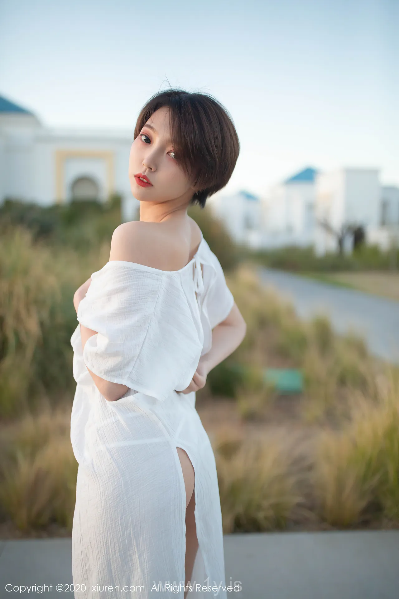 XIUREN(秀人网) NO.2405 Breathtaking Asian Hottie 冯木木IRIS