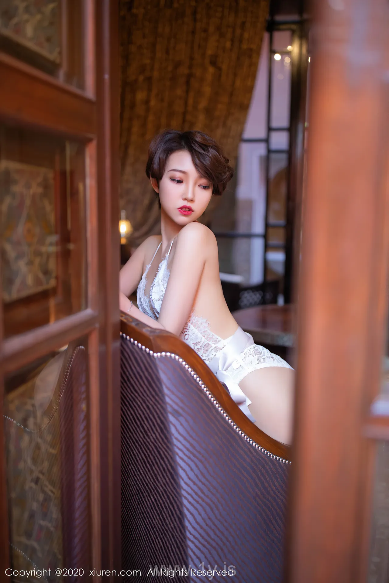 XIUREN(秀人网) NO.2405 Breathtaking Asian Hottie 冯木木IRIS