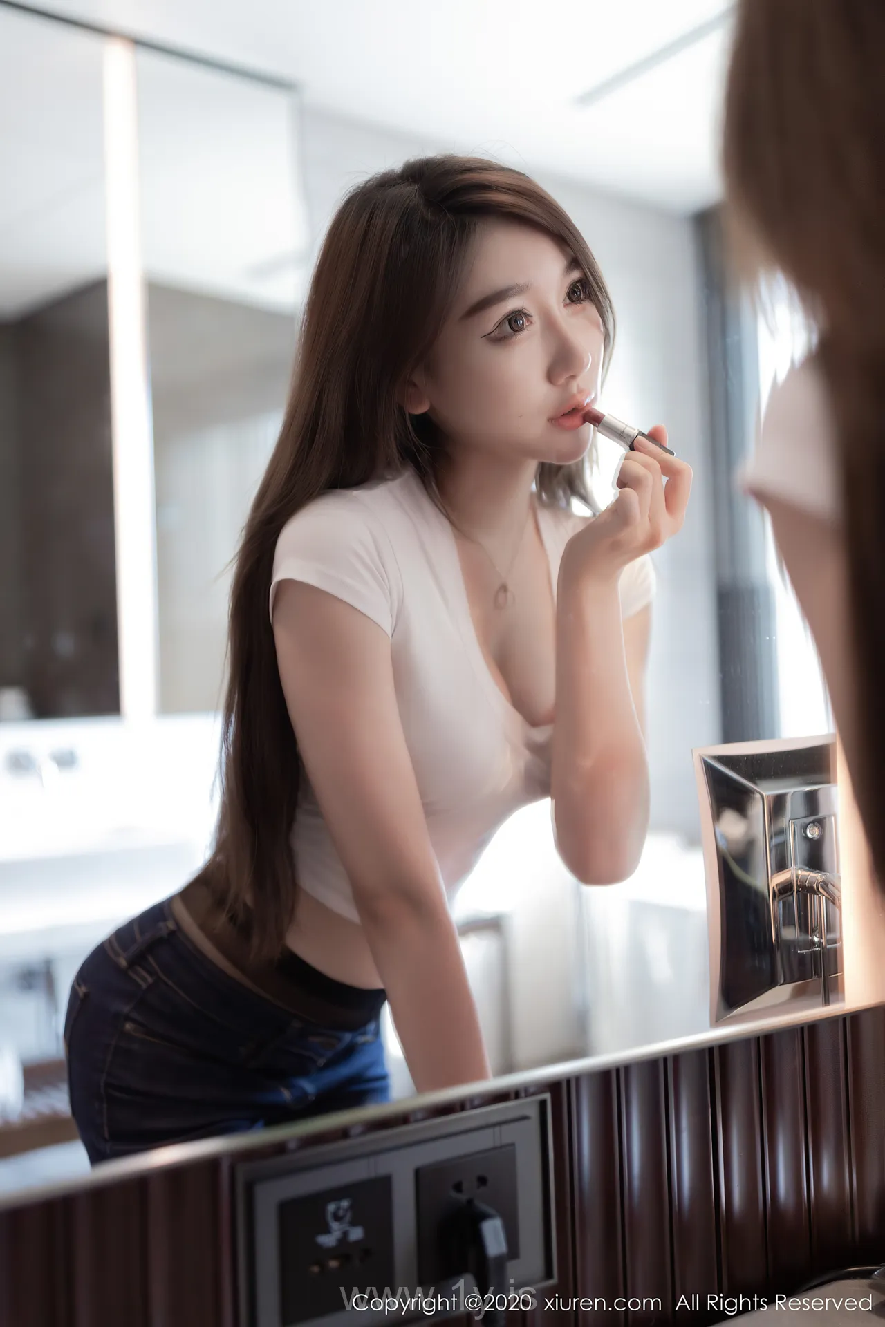 XIUREN(秀人网) NO.2406 Charming Asian Girl Victoria志玲