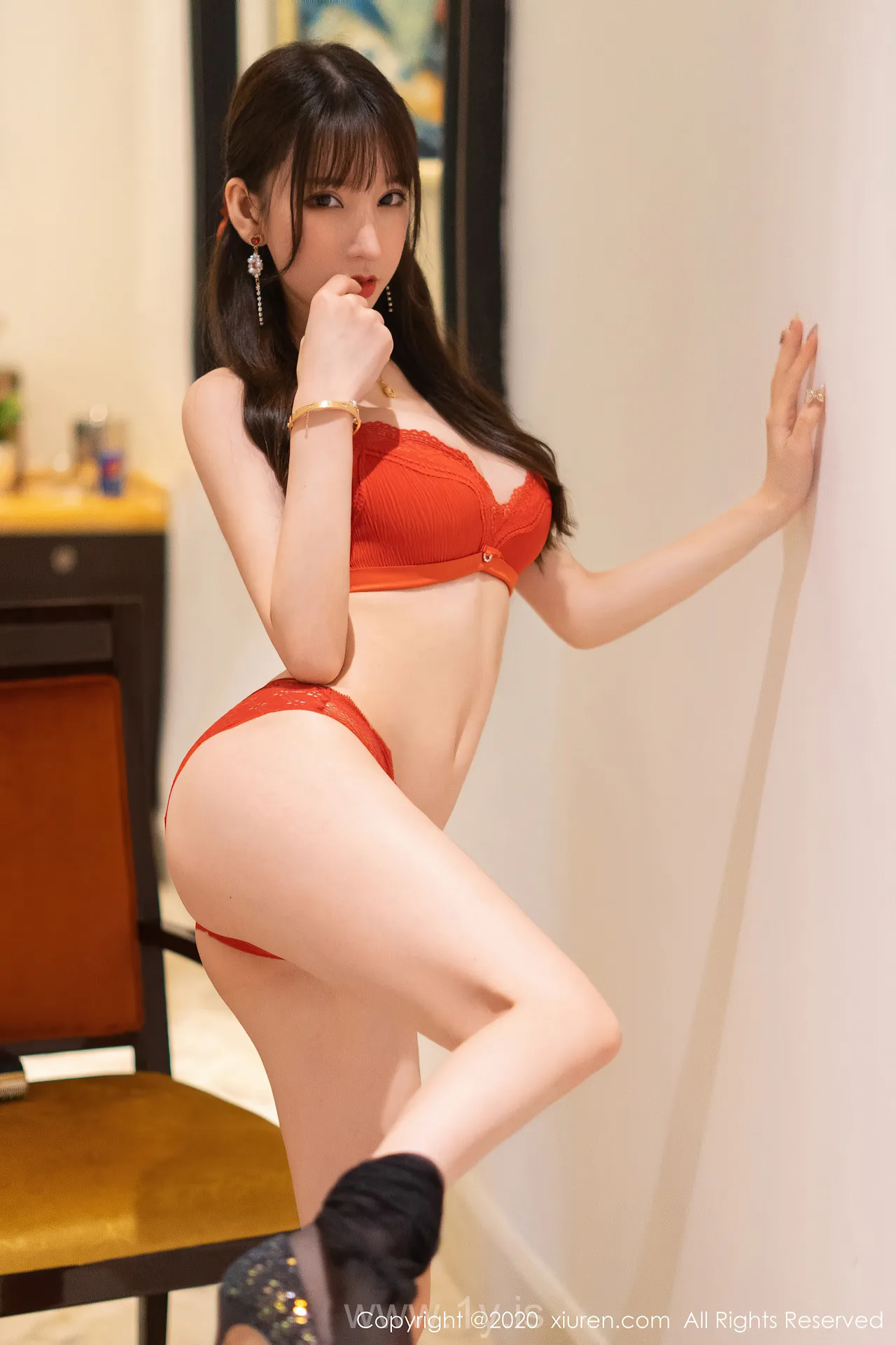 XIUREN(秀人网) NO.2418 Lively Chinese Homebody Girl 周于希sandy