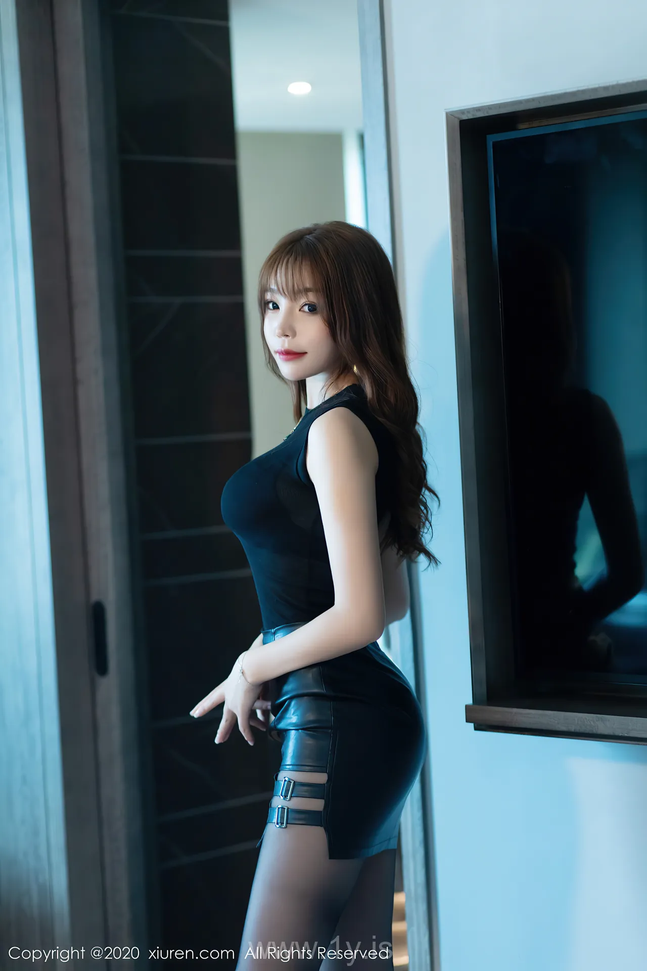 XIUREN(秀人网) NO.2445 Irresistible & Delightful Asian Belle 芝芝Booty