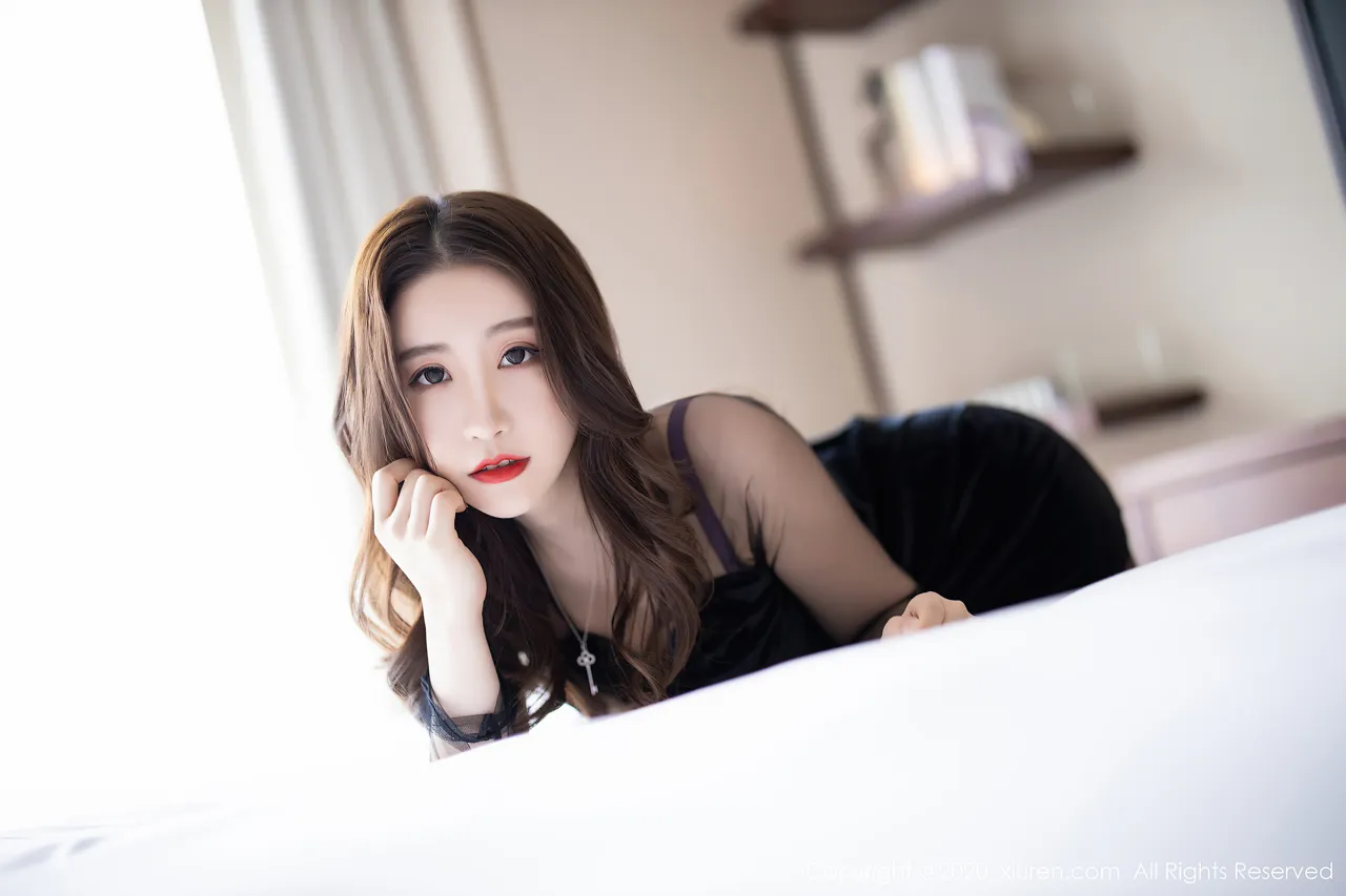 XIUREN(秀人网) NO.2497 Adorable & Beautiful Chinese Cougar 绯月樱-Cherry