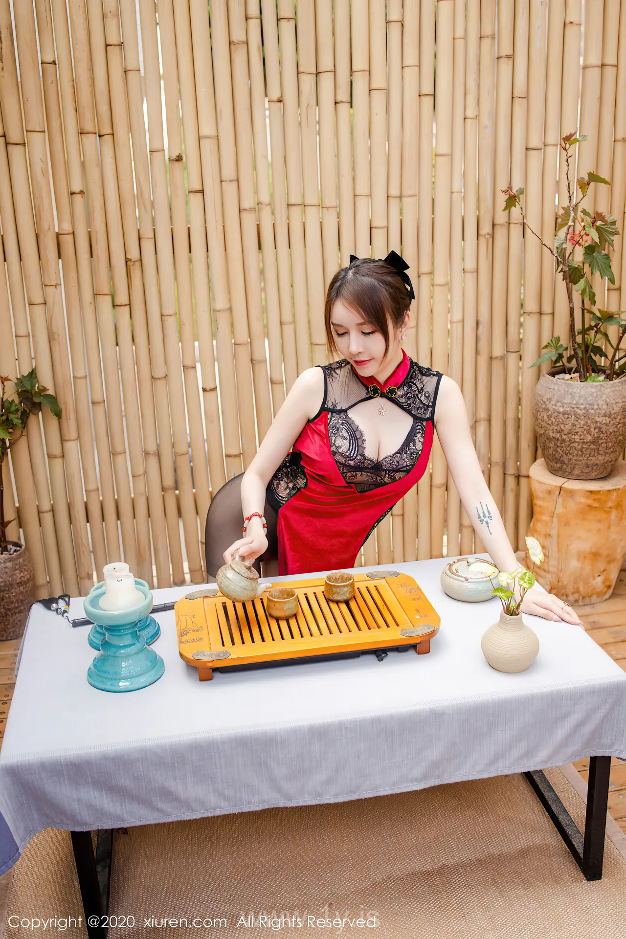 XIUREN(秀人网) NO.2499 Quiet & Appealing Asian Cougar 玉兔miki
