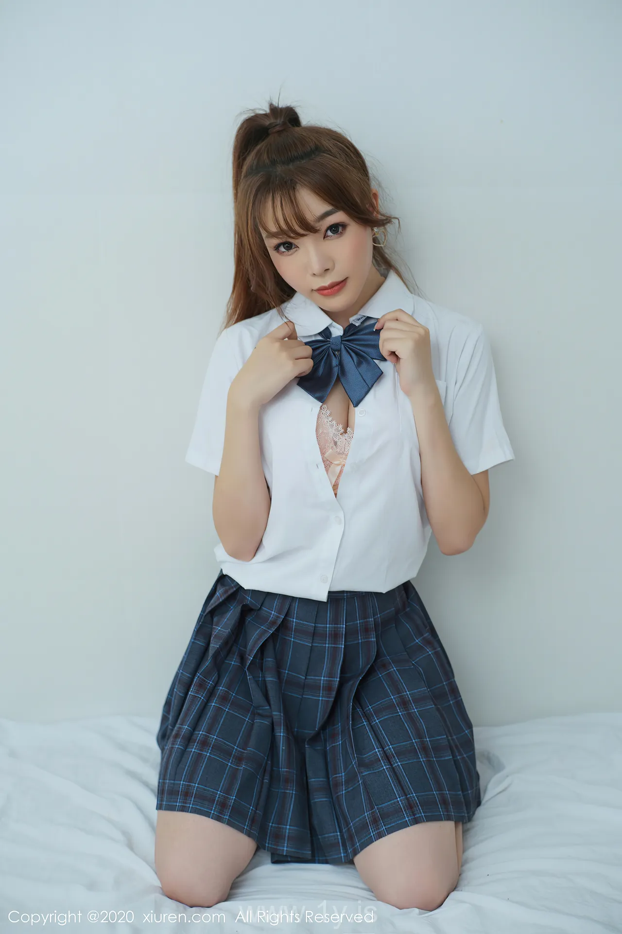 XIUREN(秀人网) NO.2502 Sexy & Good-looking Chinese Belle 芝芝Booty