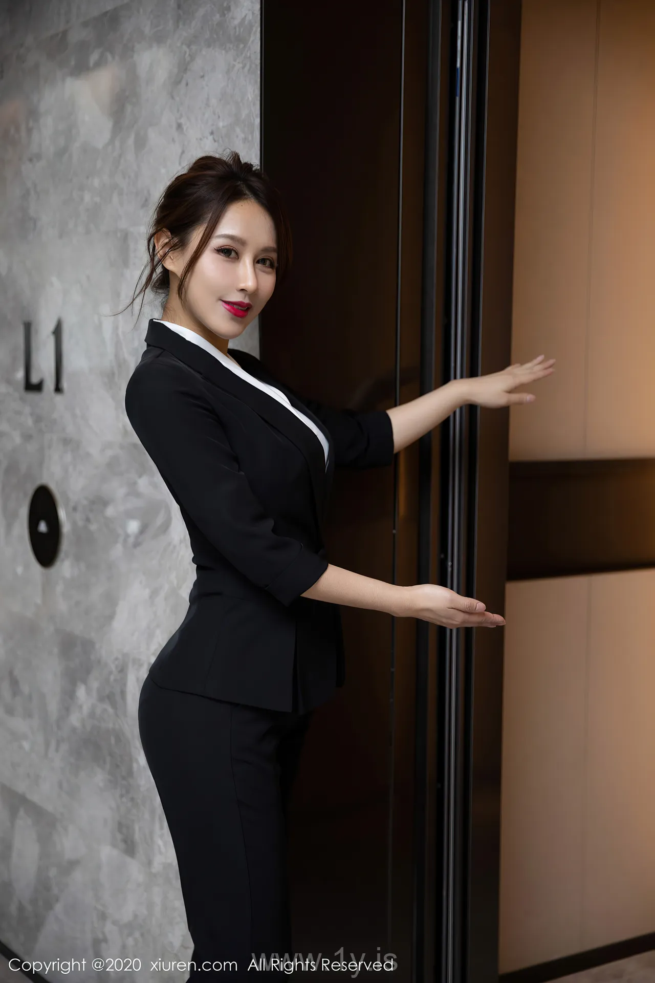 XIUREN(秀人网) NO.2580 Lovely & Appealing Chinese Beauty 徐安安