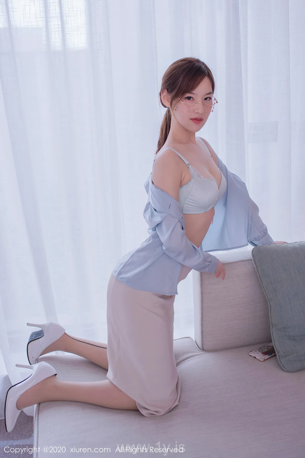 XIUREN(秀人网) NO.2597 Decent & Appealing Asian Chick 范小宣FANCY