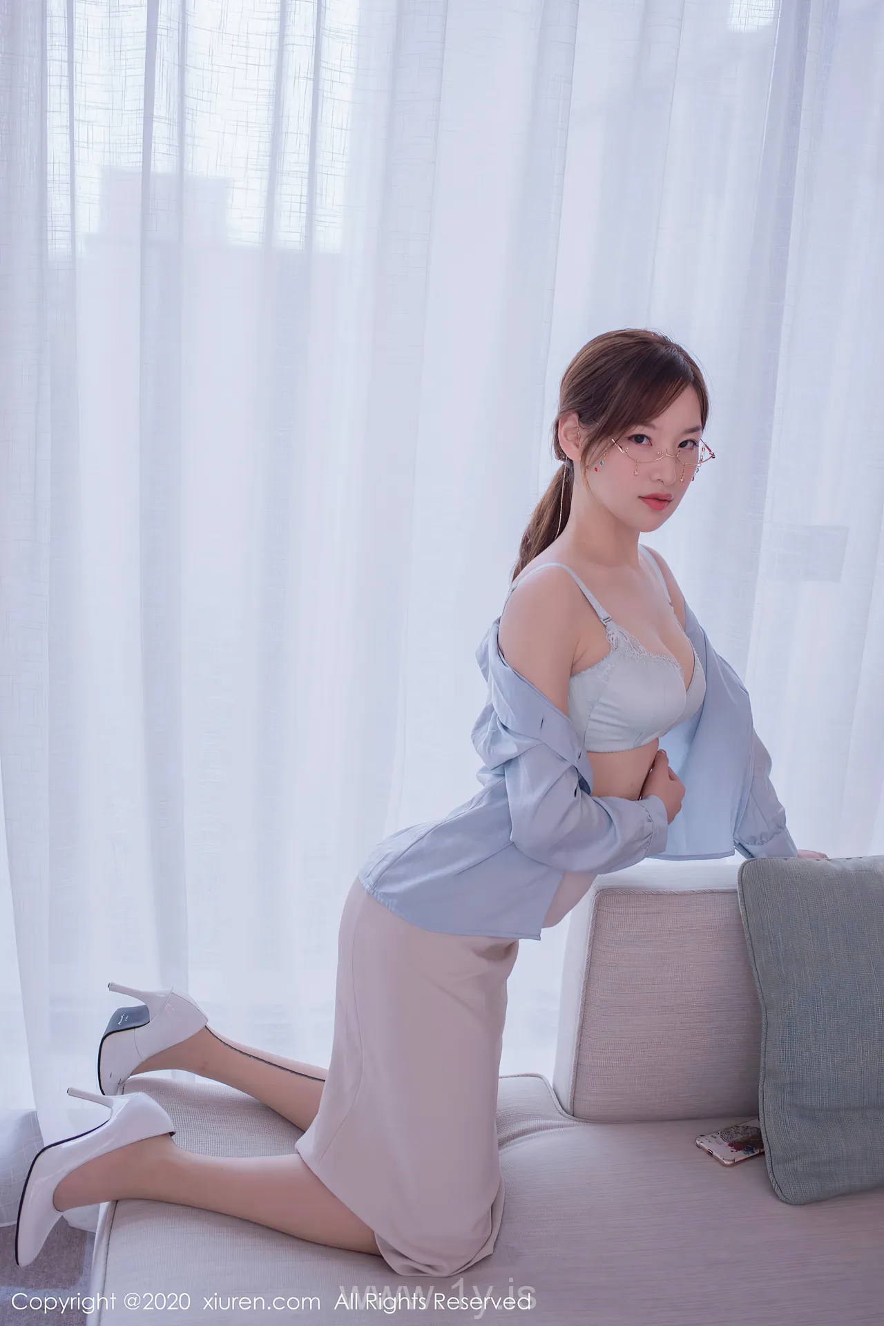 XIUREN(秀人网) NO.2597 Decent & Appealing Asian Chick 范小宣FANCY