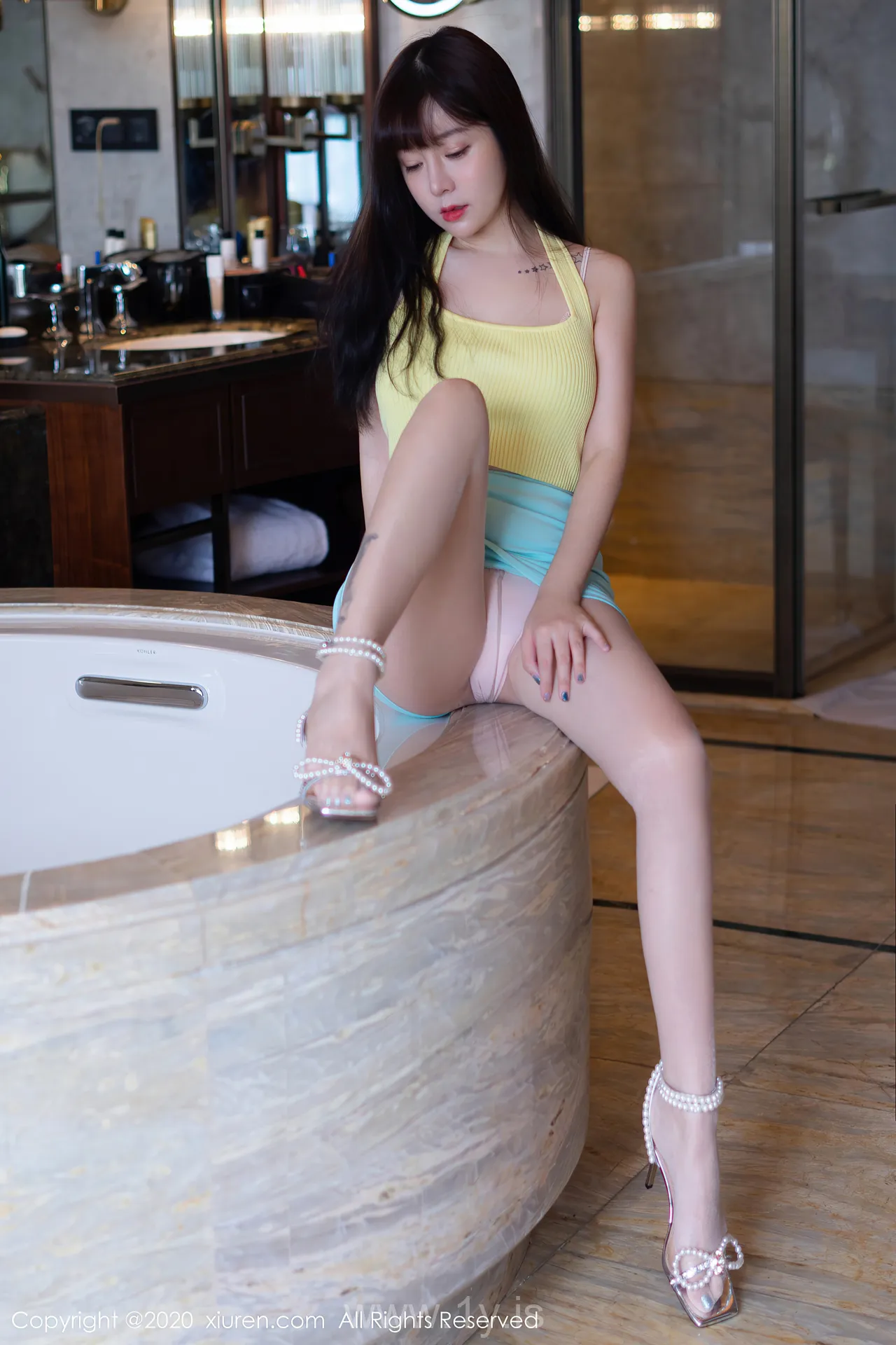 XIUREN(秀人网) NO.2615 Lively Asian Women 王雨纯