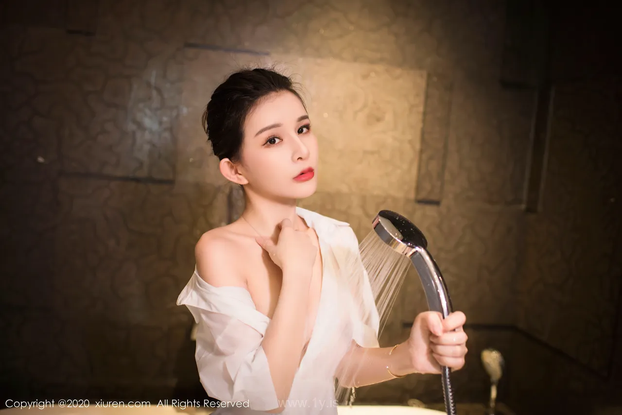 XIUREN(秀人网) NO.2684 Quiet & Fancy Chinese Hottie 张雨萌