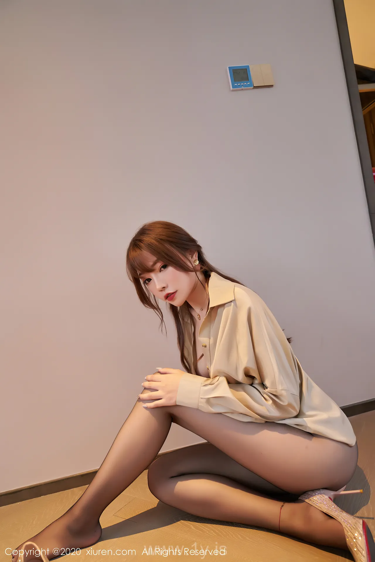 XIUREN(秀人网) NO.2734 Nice-looking & Irresistible Chinese Belle 芝芝BOOTY