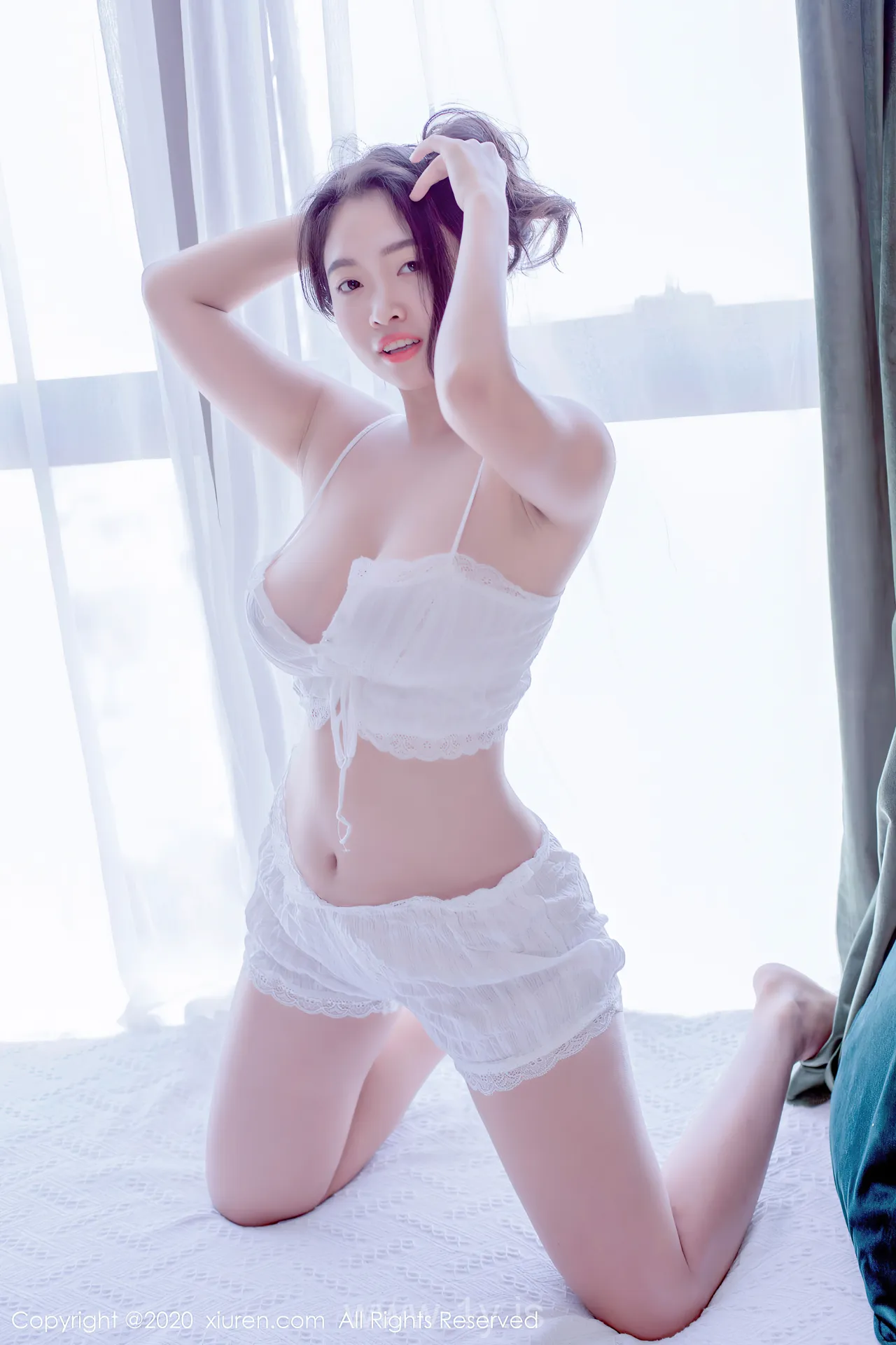 XIUREN(秀人网) NO.2821 Lively & Quiet Chinese Women 舞媚歆