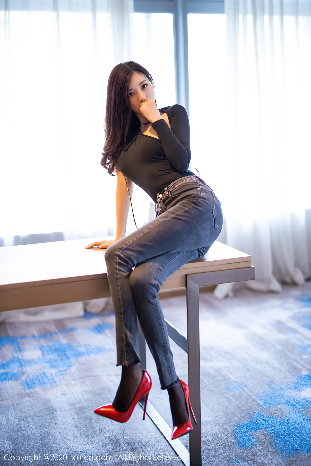 XIUREN(秀人网) NO.2841 Quiet & Irresistible Asian Peri 杨晨晨sugar