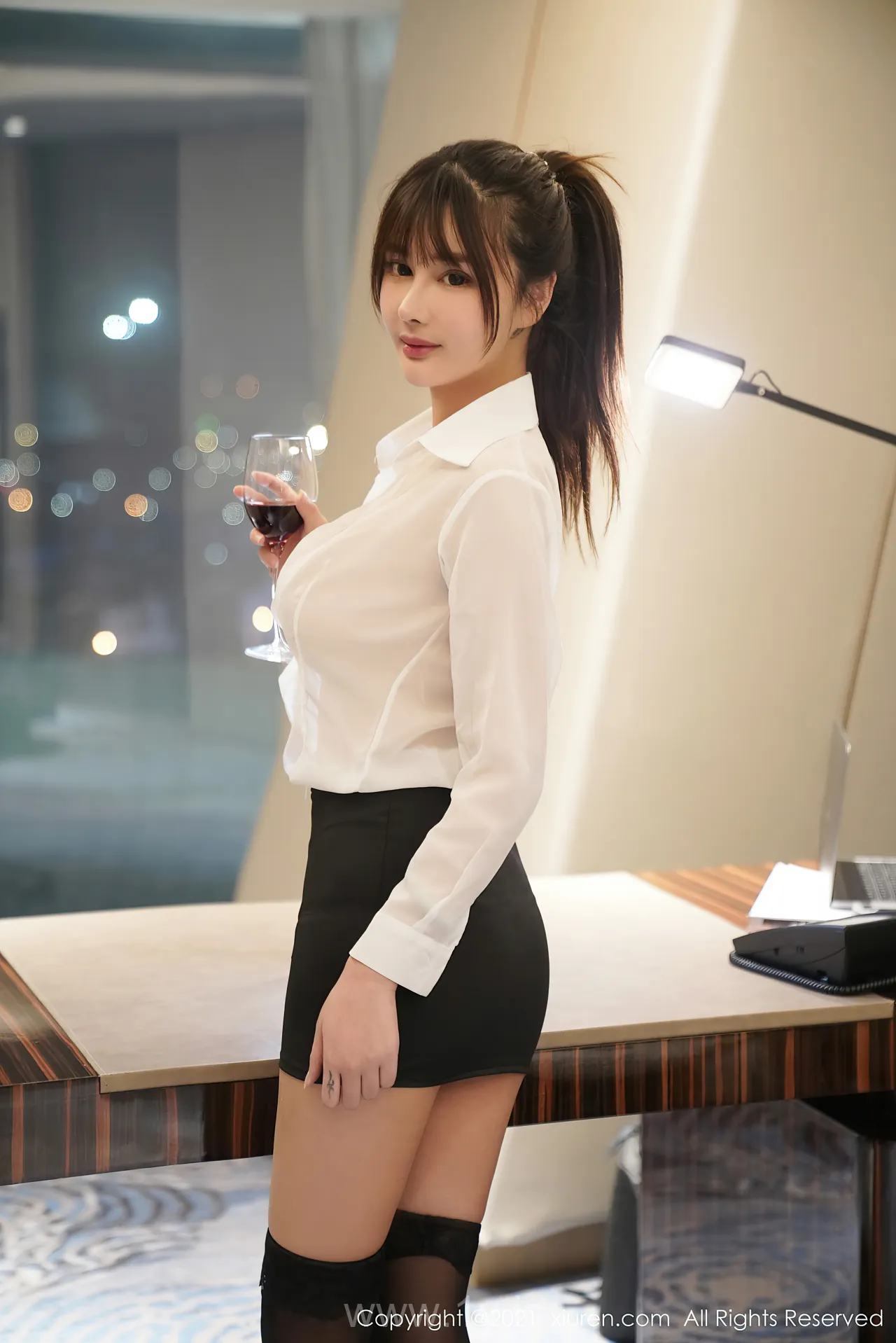 XIUREN(秀人网) NO.3164 Classy & Fancy Chinese Model 萌奈子