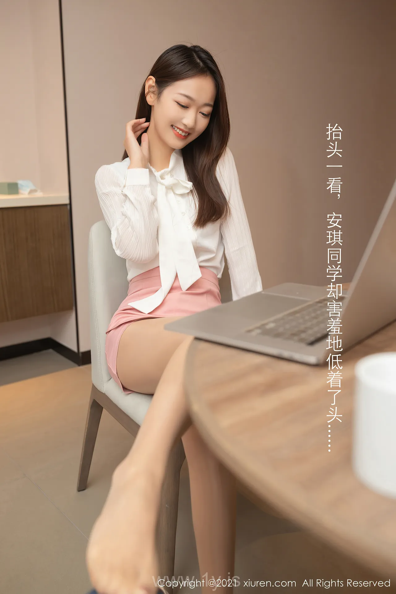 XIUREN(秀人网) NO.3183 Nice-looking & Decent Chinese Beauty 唐安琪