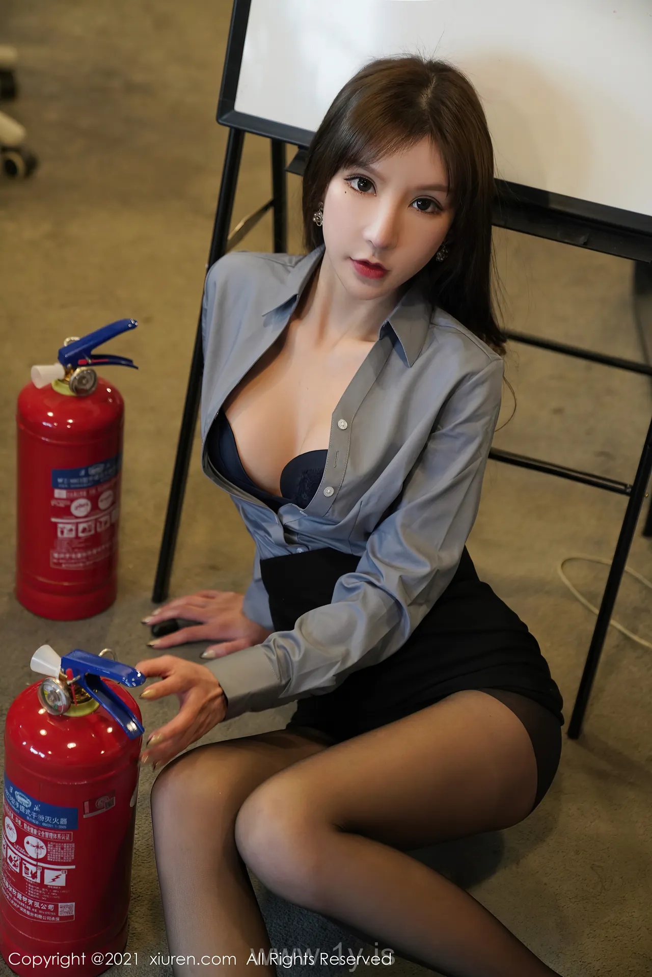 XIUREN(秀人网) NO.3203 Nice-looking Chinese Hottie 周于希Sandy