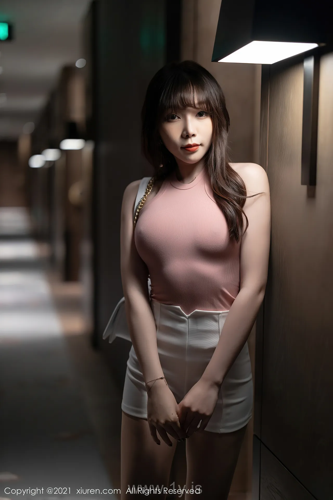 XIUREN(秀人网) NO.3245 Attractive Asian Hottie 芝芝Booty