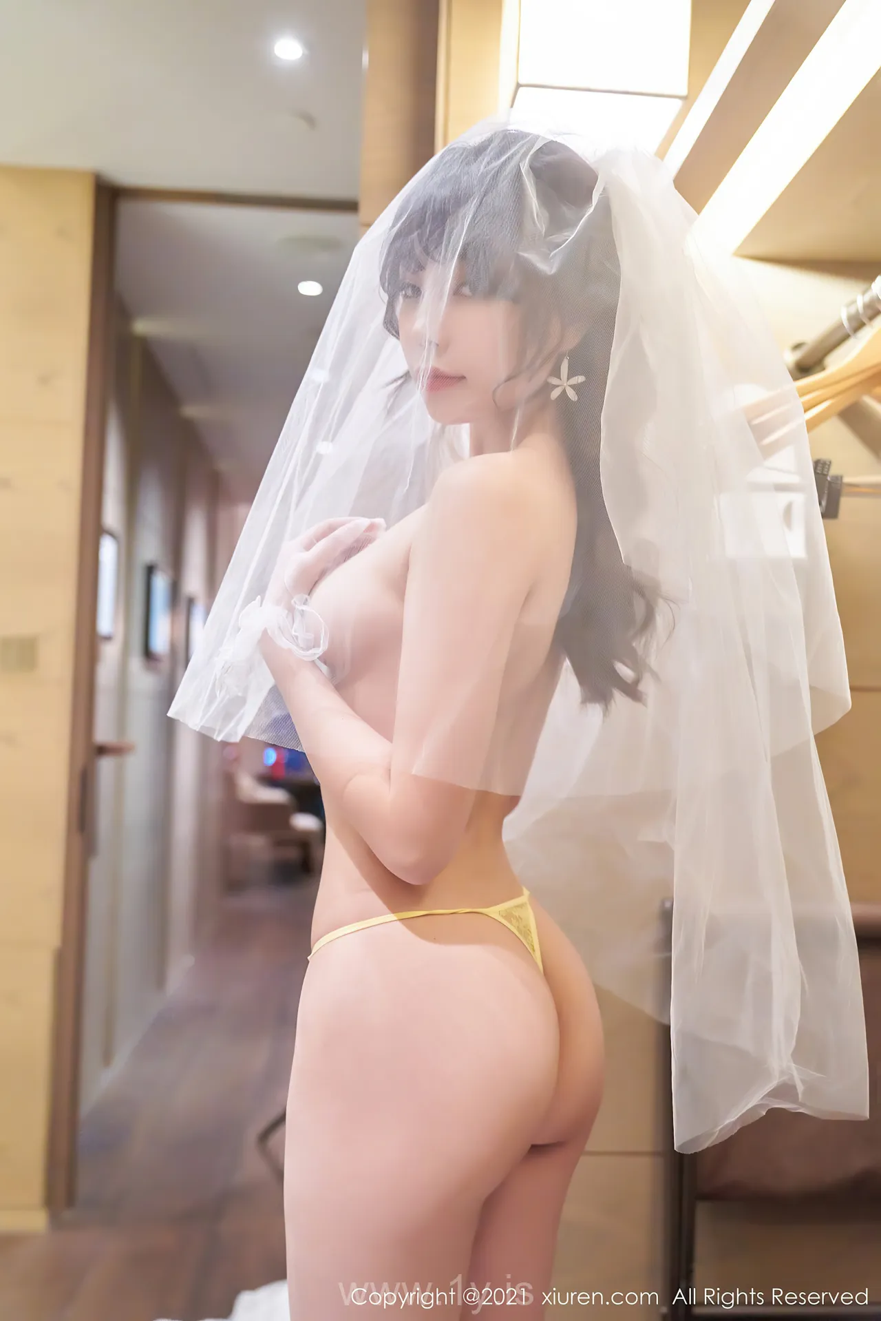 XIUREN(秀人网) NO.3248 Fashionable & Trendy Asian Homebody Girl 芝芝Booty