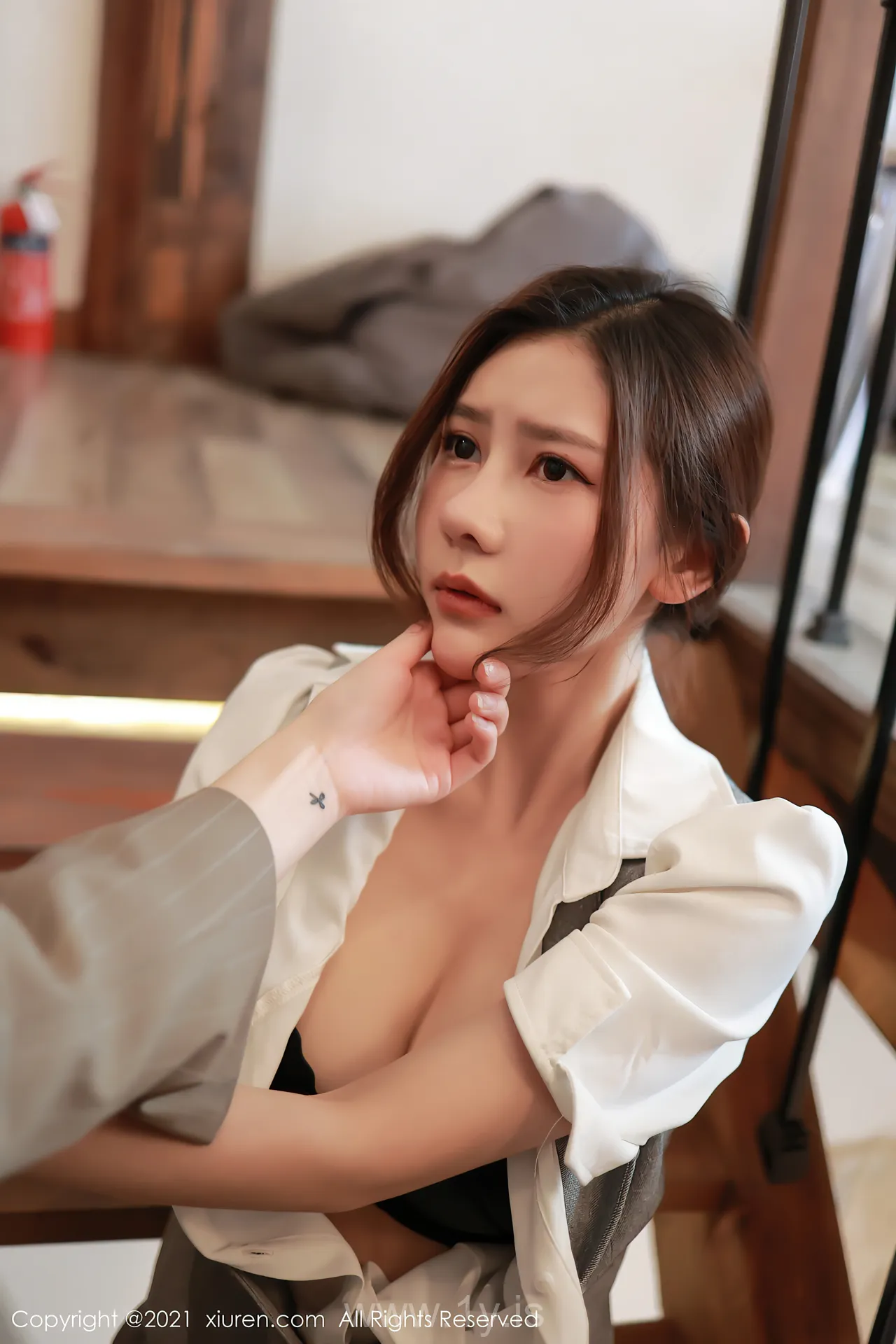 XIUREN(秀人网) NO.3291 Classy Asian Goddess 尹甜甜